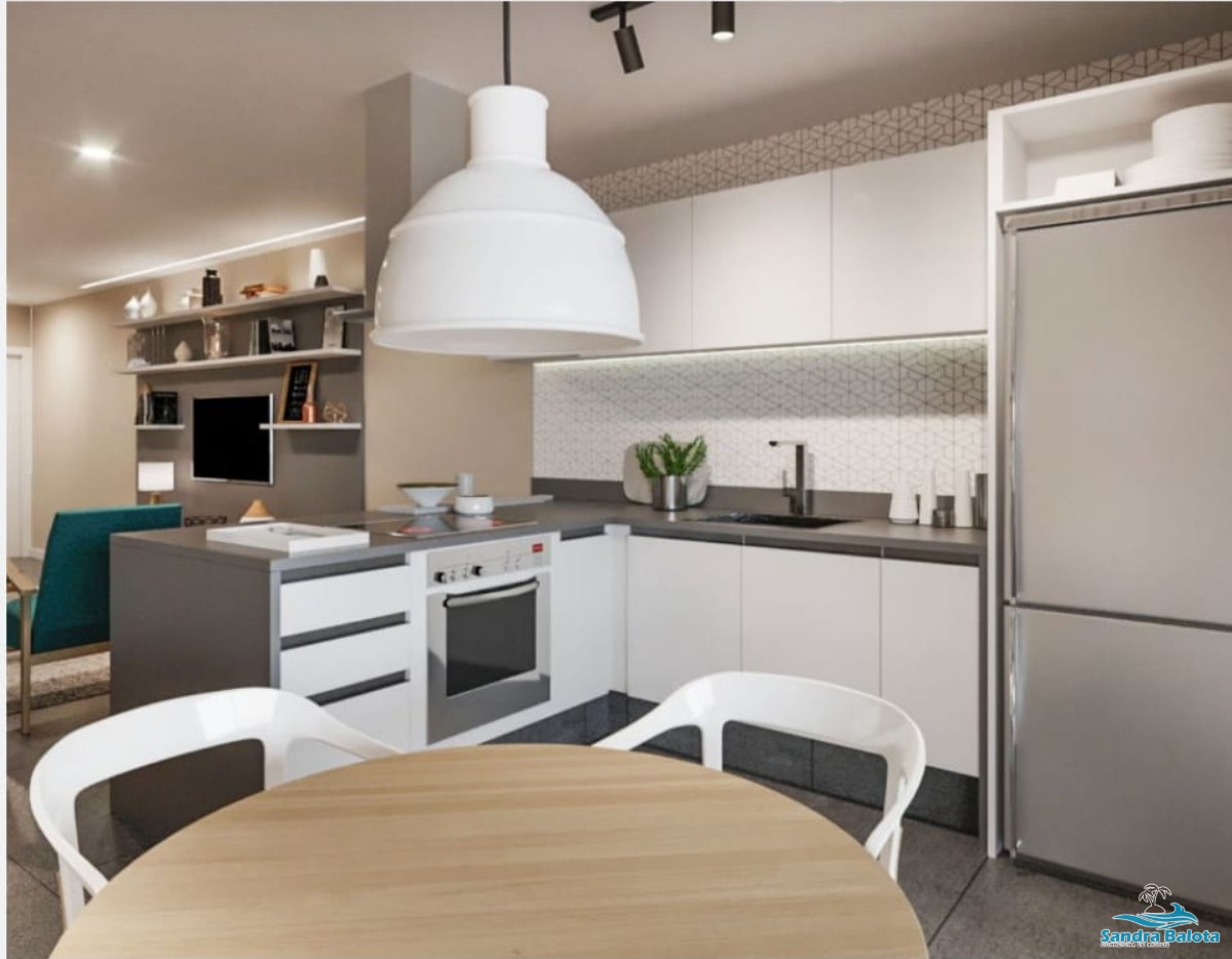 Apartamento com 2 dormitórios sendo 1 suíte no centro de Ubatuba