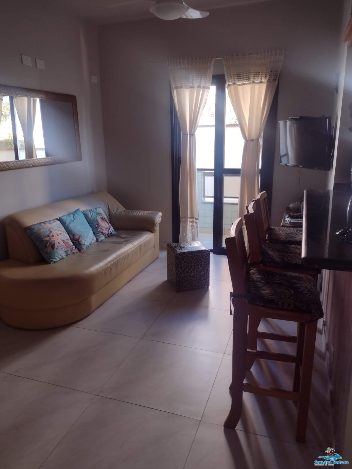 Apartamento de 2 Dormitórios No Itaguá