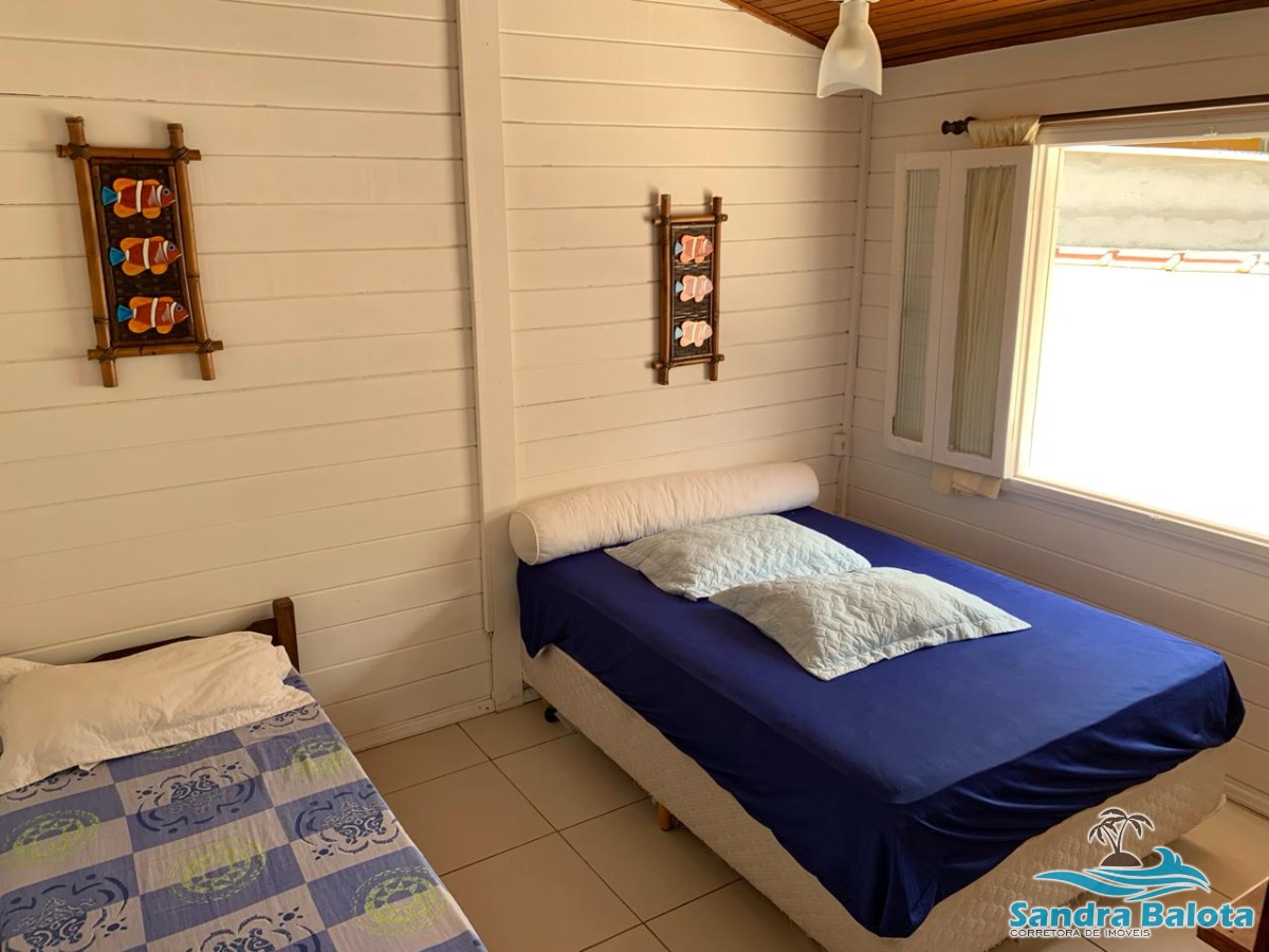 Bela casa a 250 metros da praia