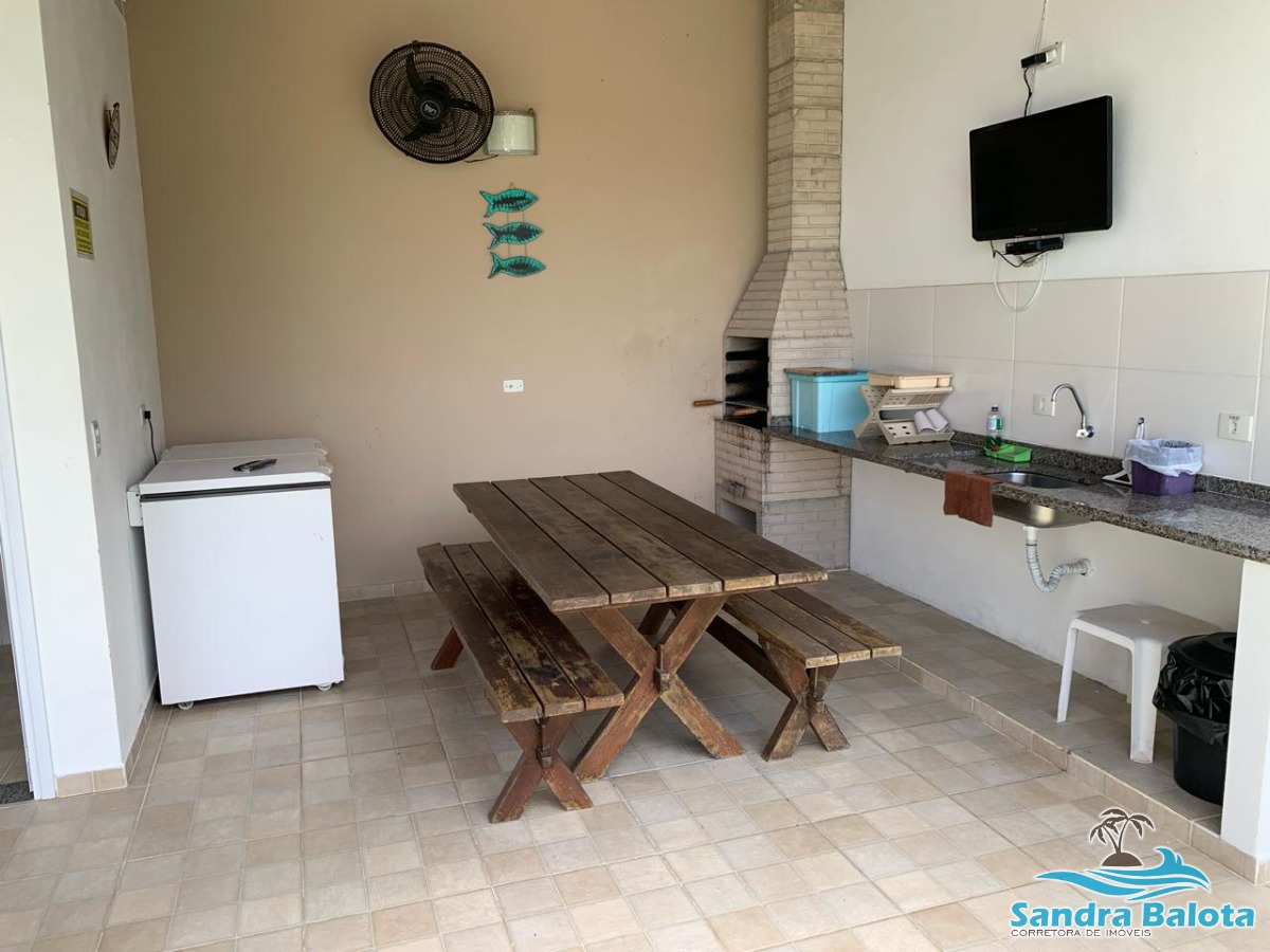 Bela casa a 250 metros da praia