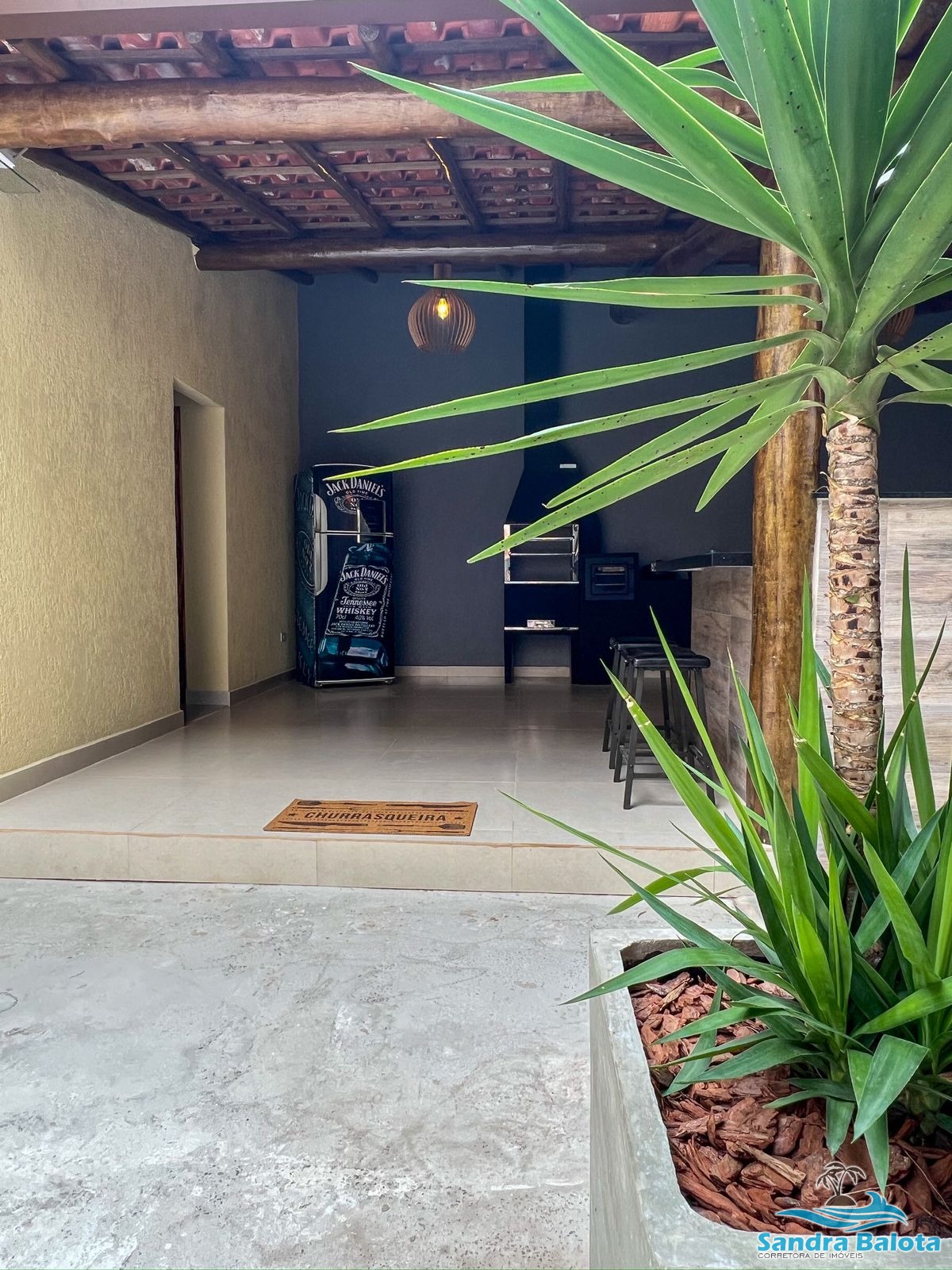 Sobrado com 2 dormitórios sendo uma suíte/Bairro Itaguá