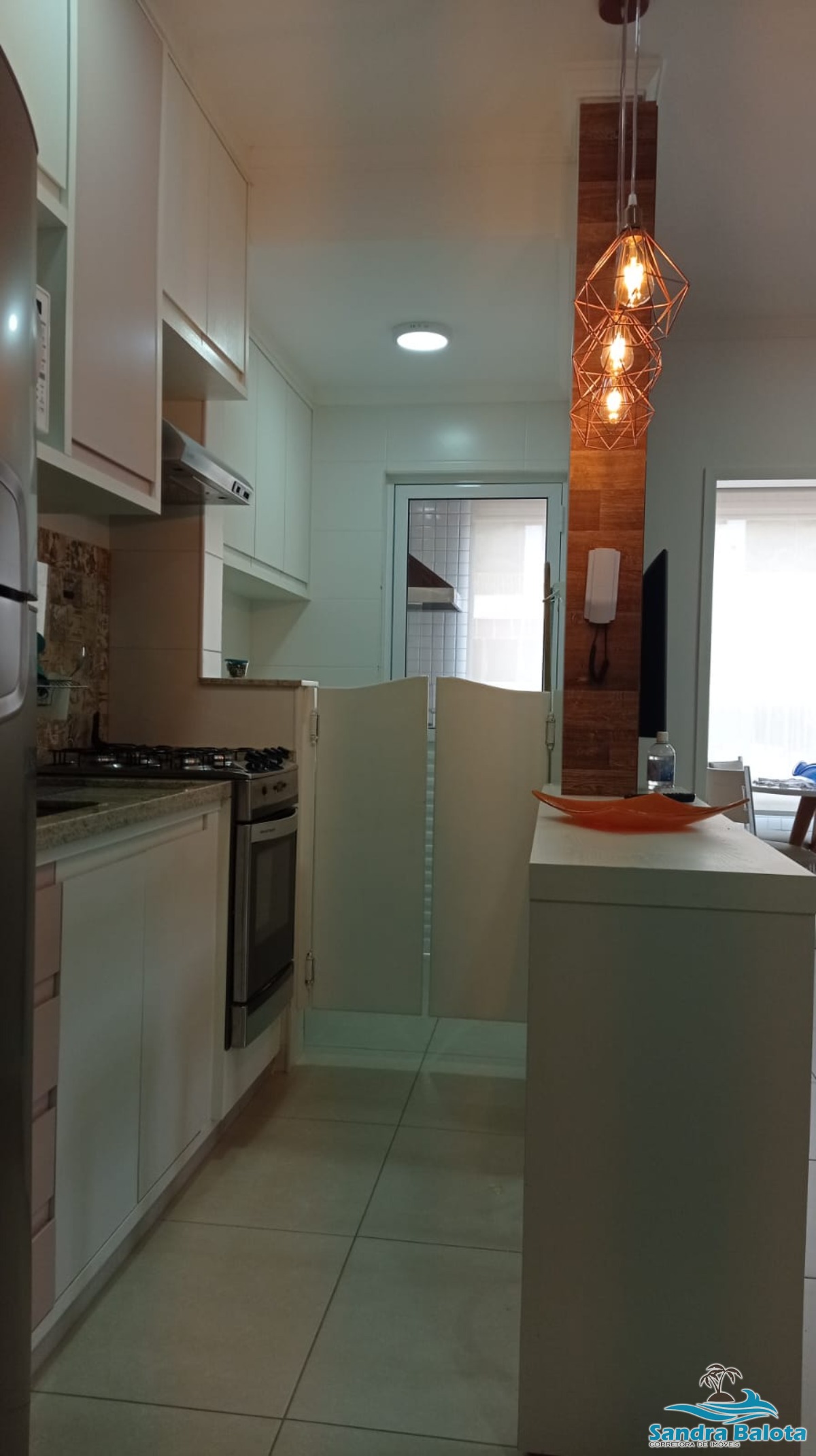 Apartamento à 300 metros da Praia das Toninhas/2 dormitórios