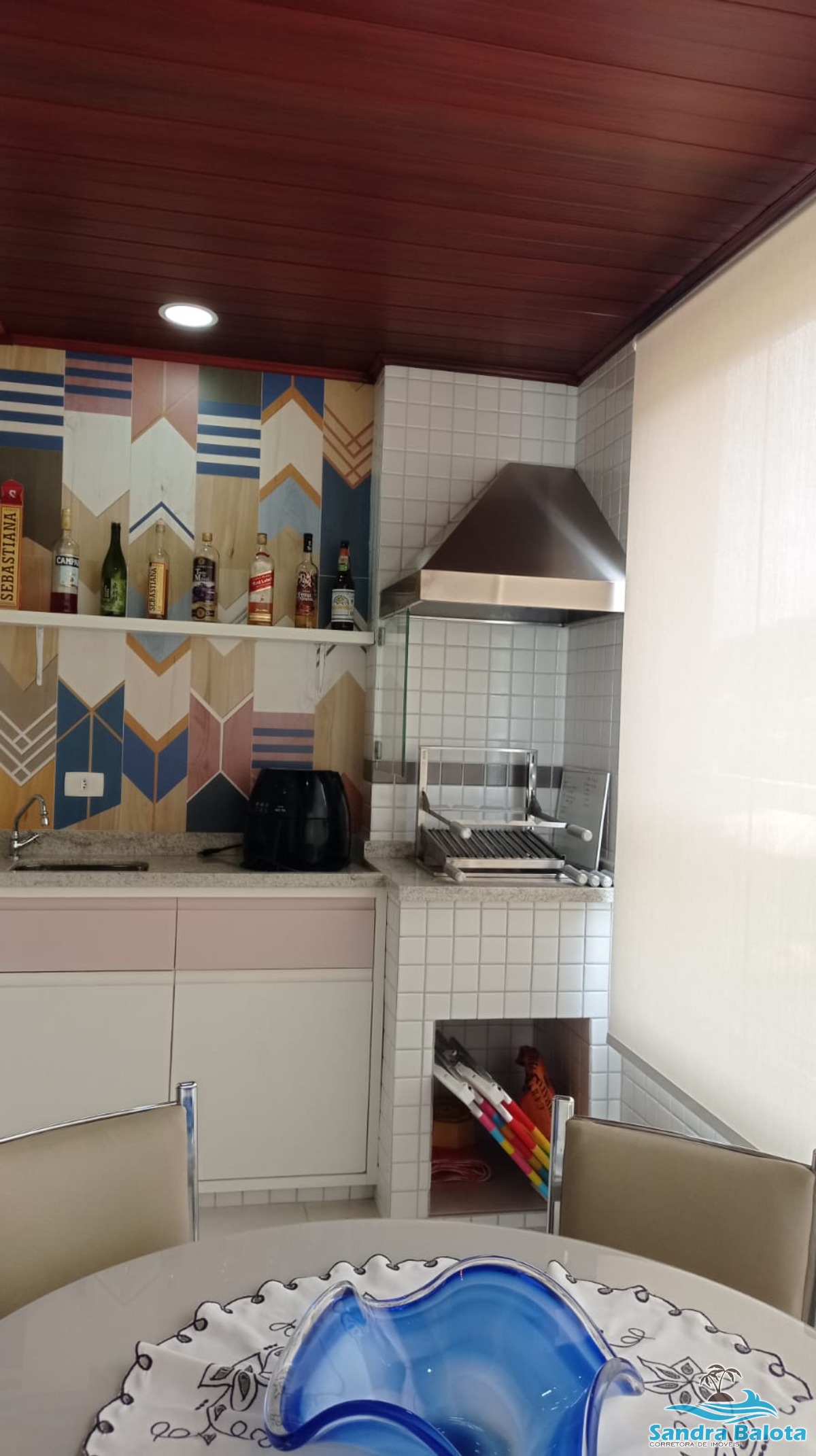 Apartamento à 300 metros da Praia das Toninhas/2 dormitórios