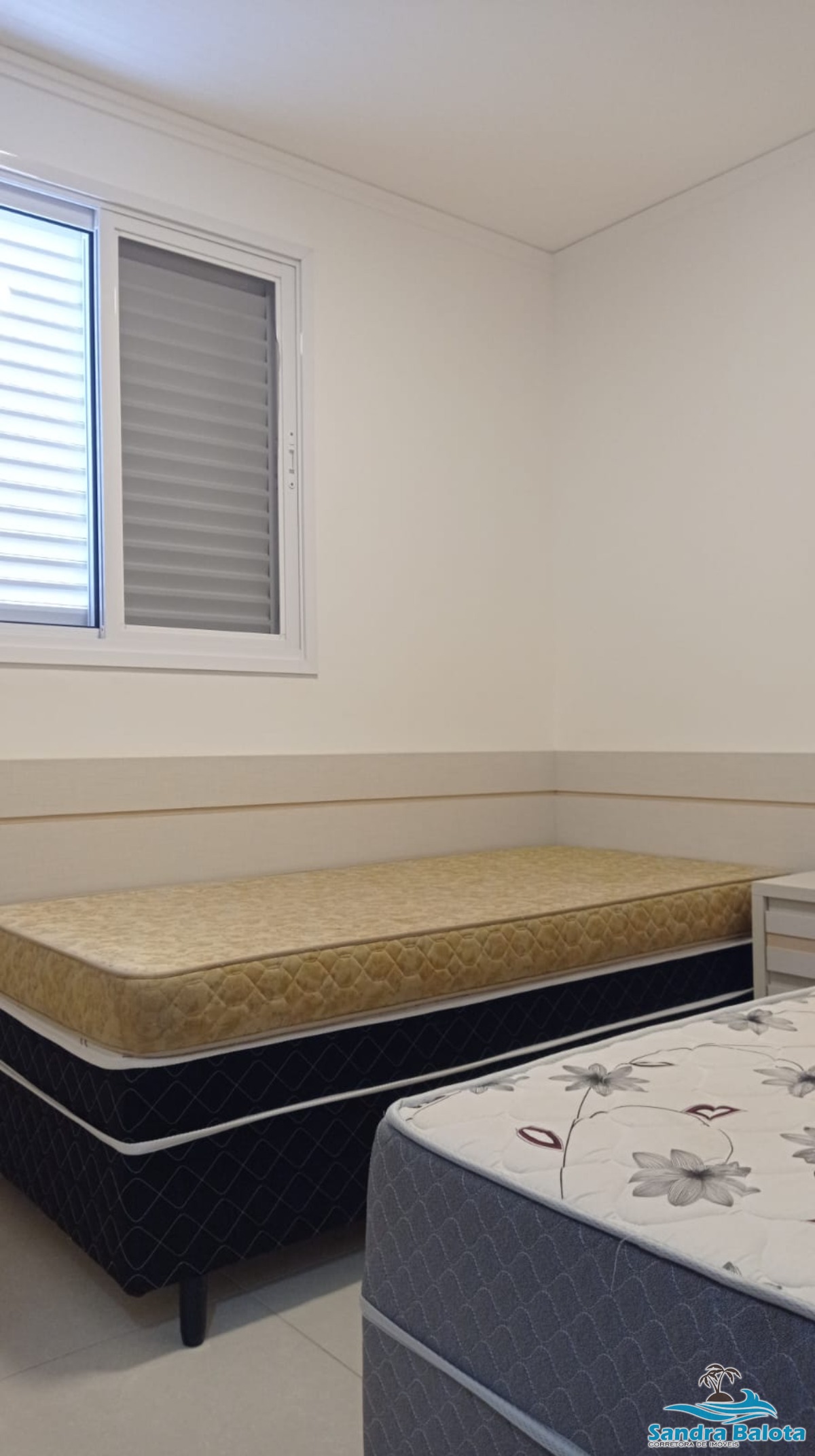 Apartamento à 300 metros da Praia das Toninhas/2 dormitórios