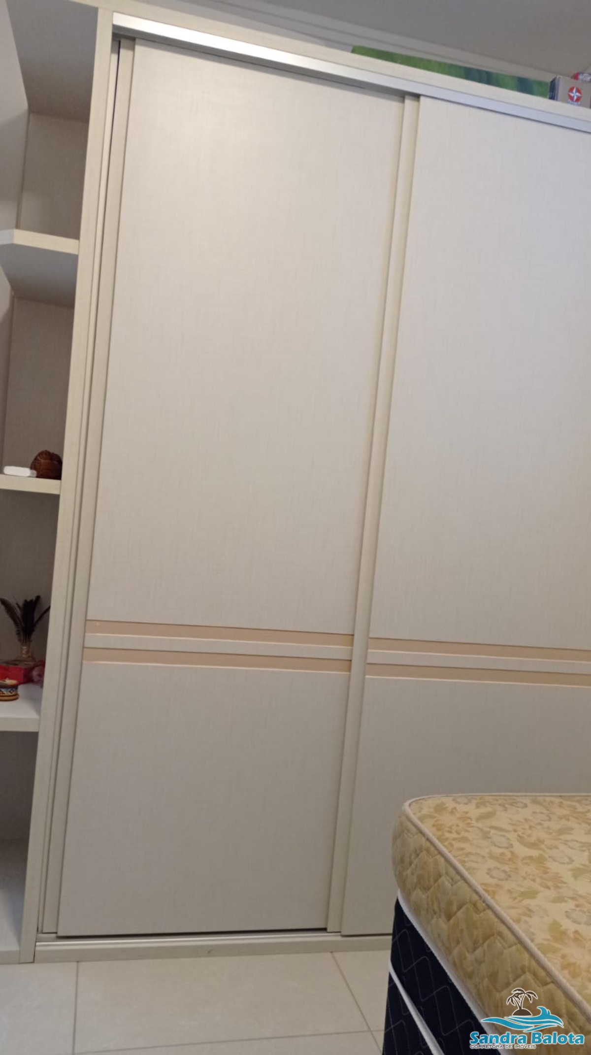 Apartamento à 300 metros da Praia das Toninhas/2 dormitórios