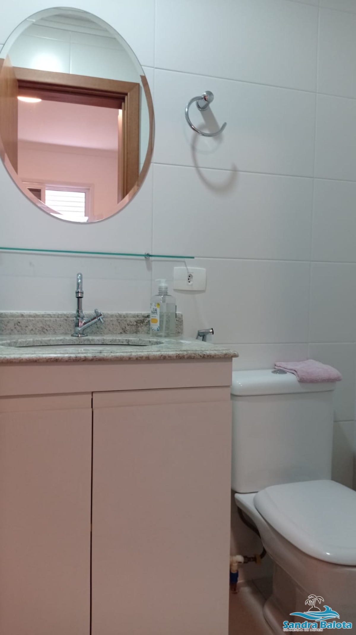 Apartamento à 300 metros da Praia das Toninhas/2 dormitórios