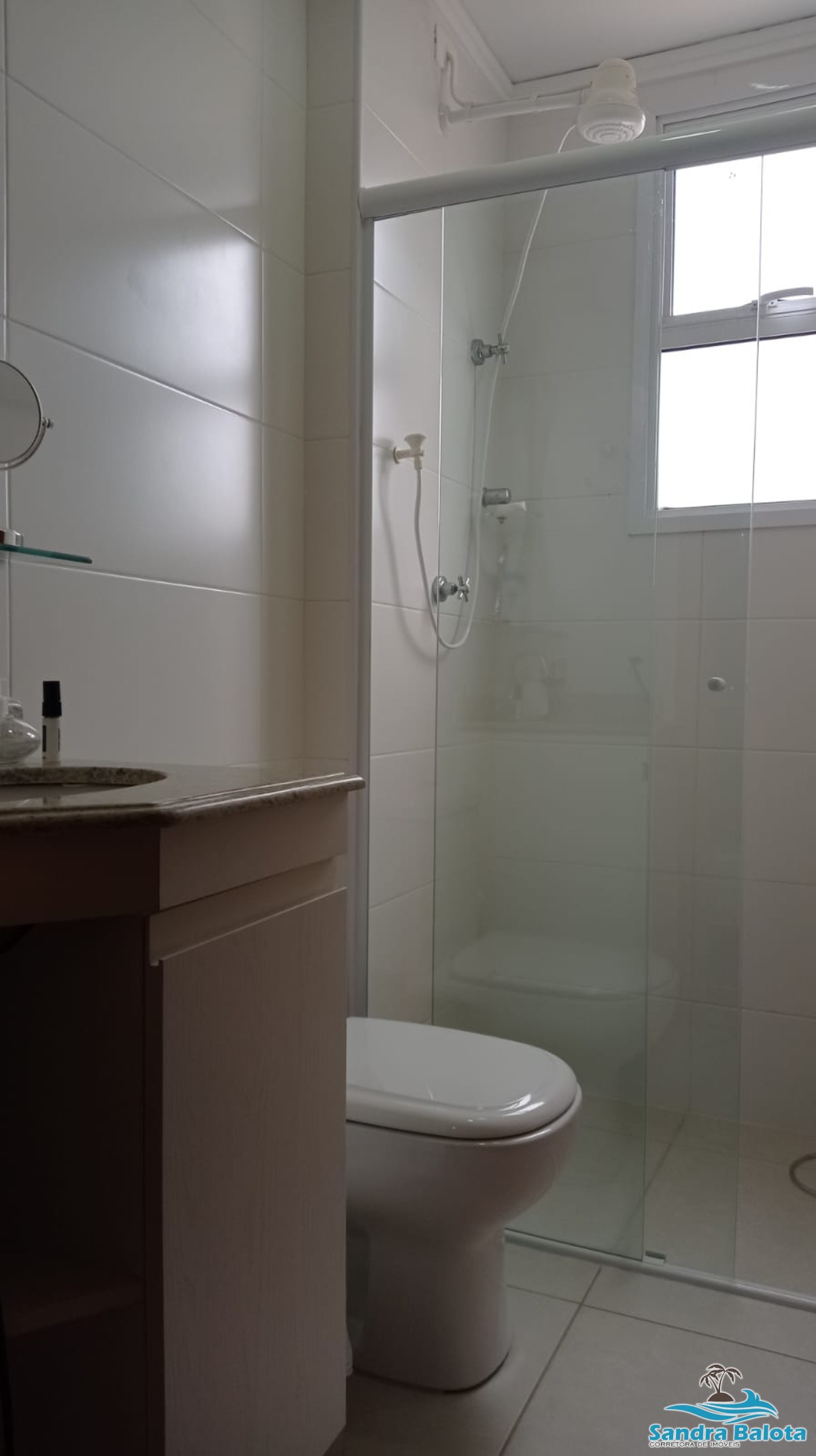 Apartamento à 300 metros da Praia das Toninhas/2 dormitórios