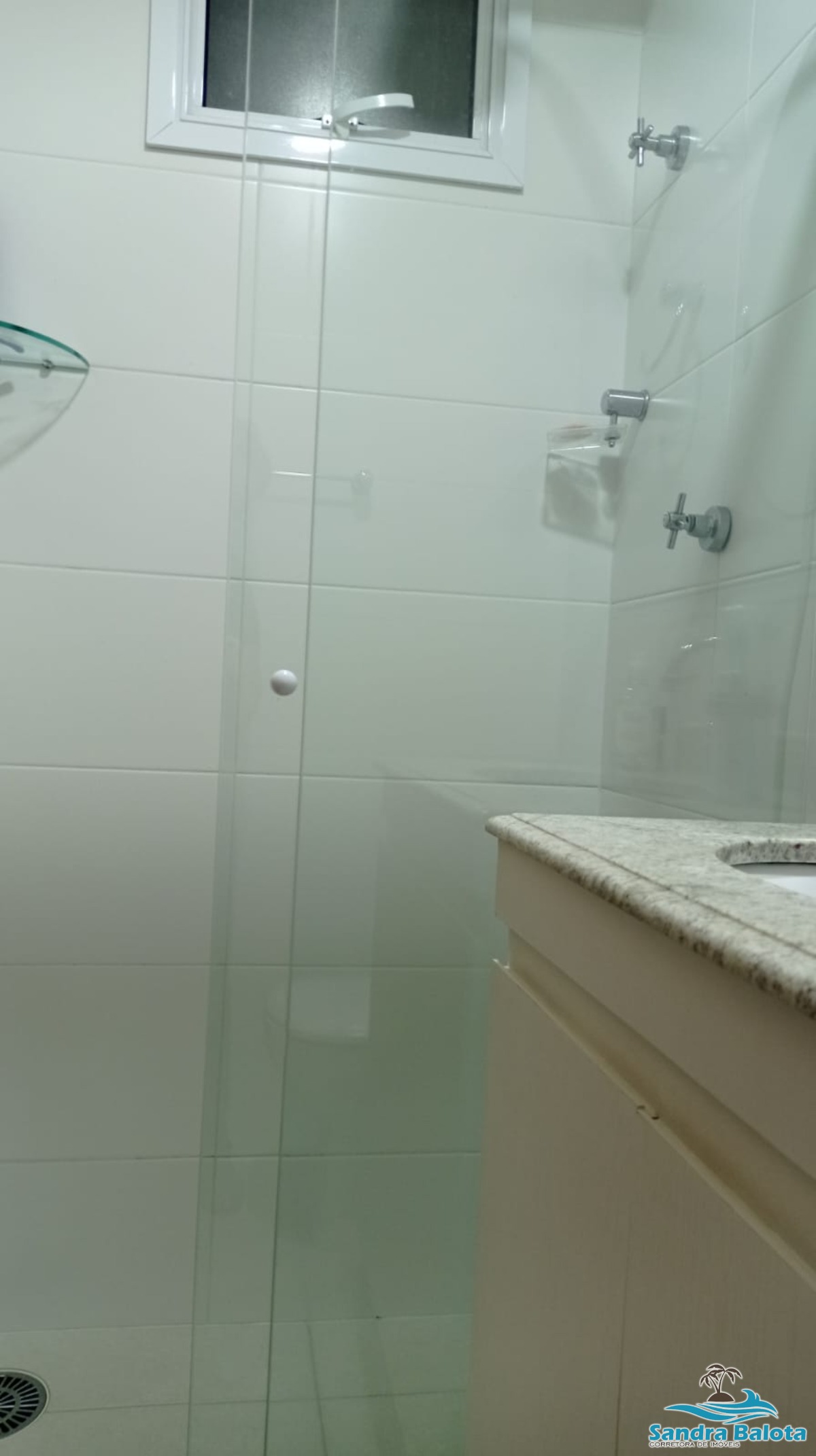 Apartamento à 300 metros da Praia das Toninhas/2 dormitórios