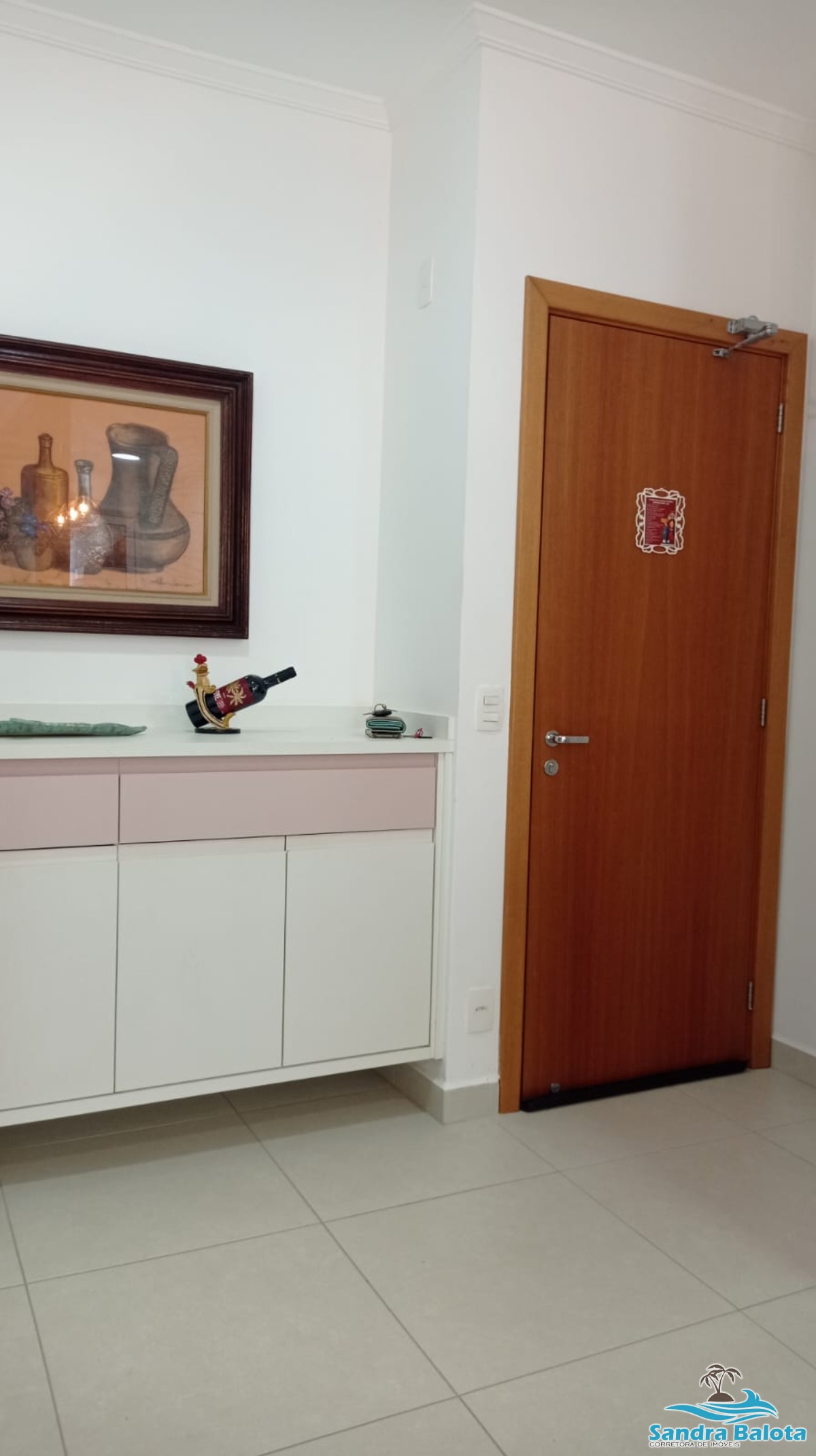 Apartamento à 300 metros da Praia das Toninhas/2 dormitórios