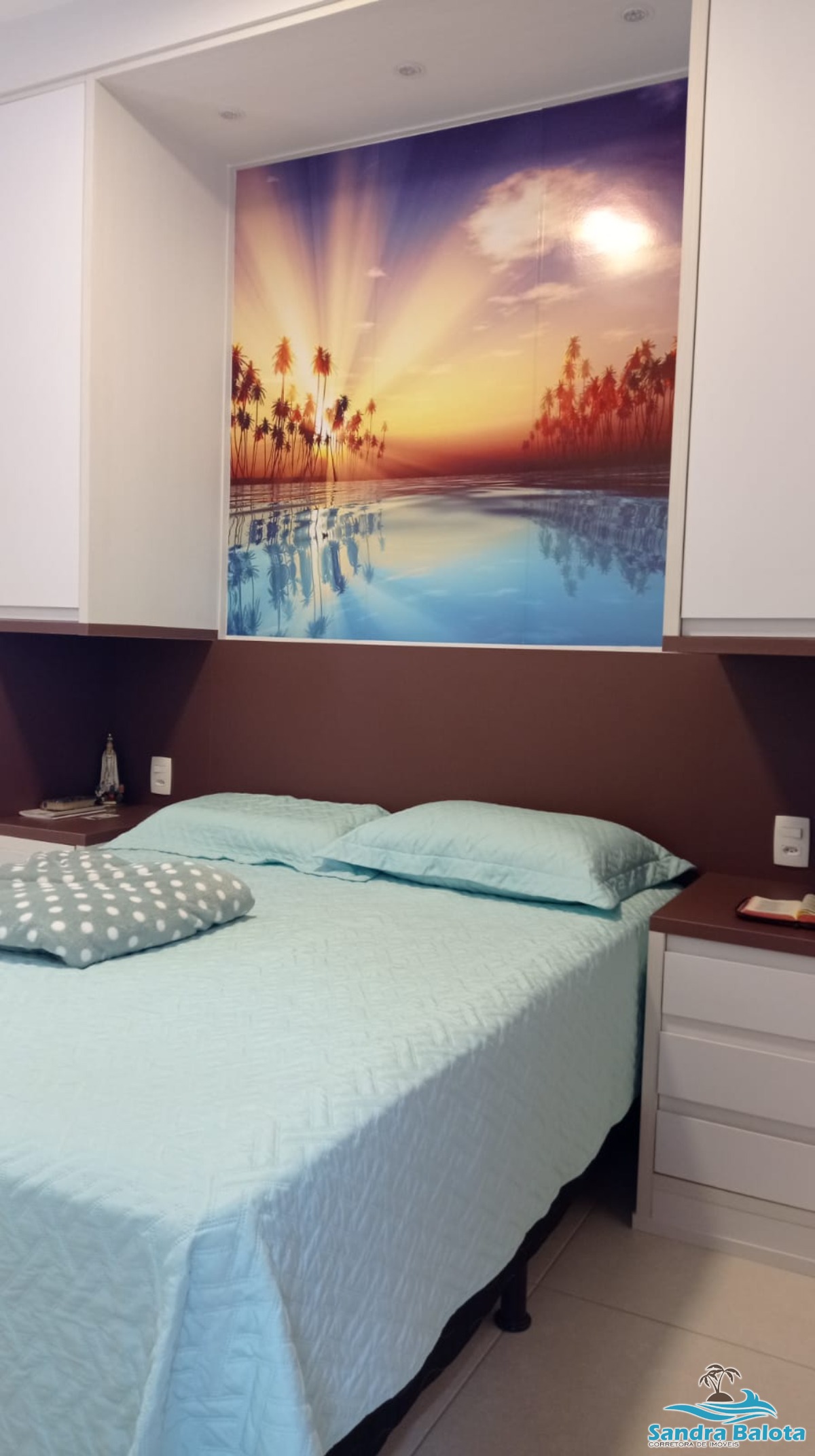 Apartamento à 300 metros da Praia das Toninhas/2 dormitórios