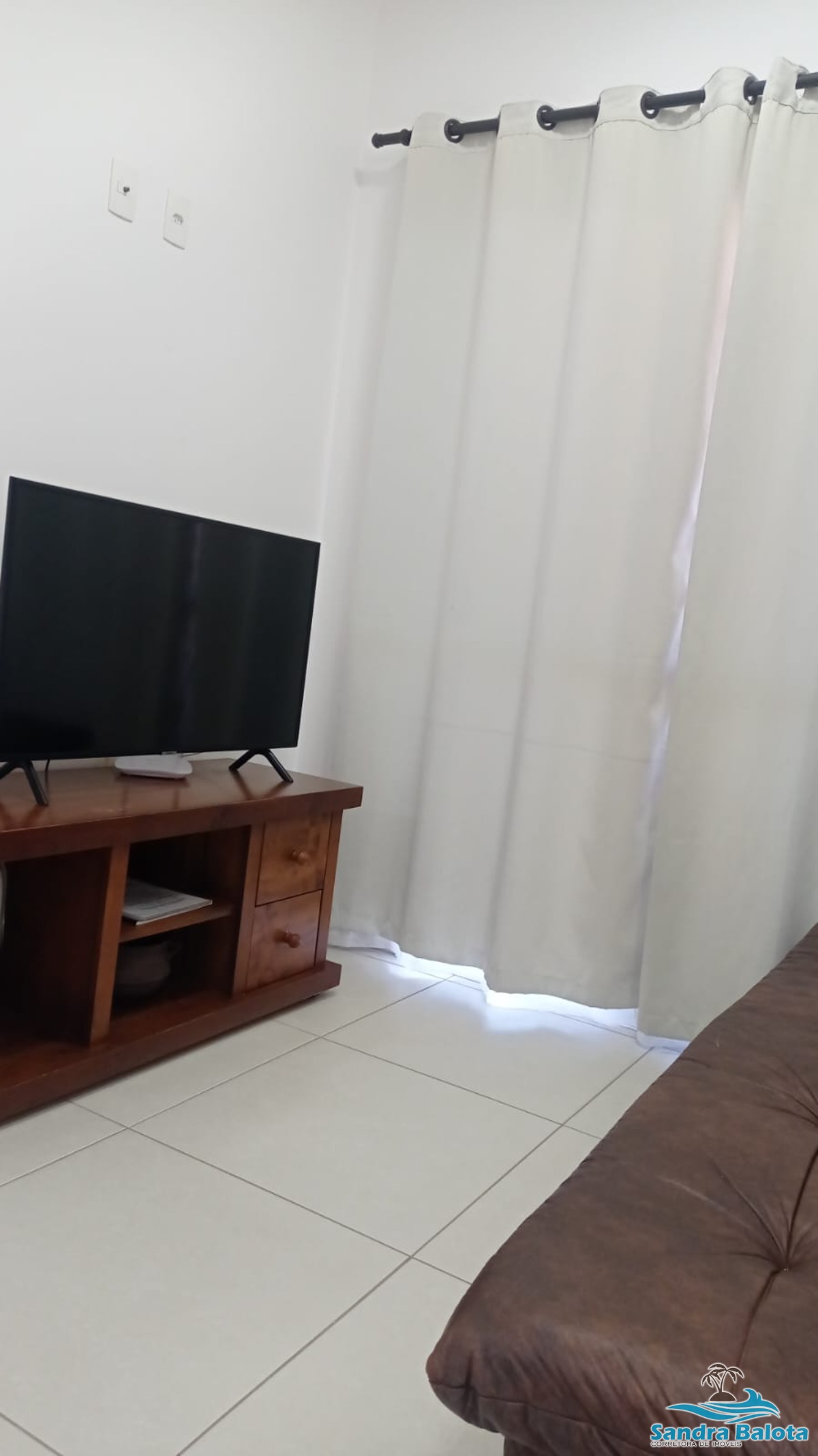 Apartamento mobiliado com 2 dormitórios (1 suíte) toninhas