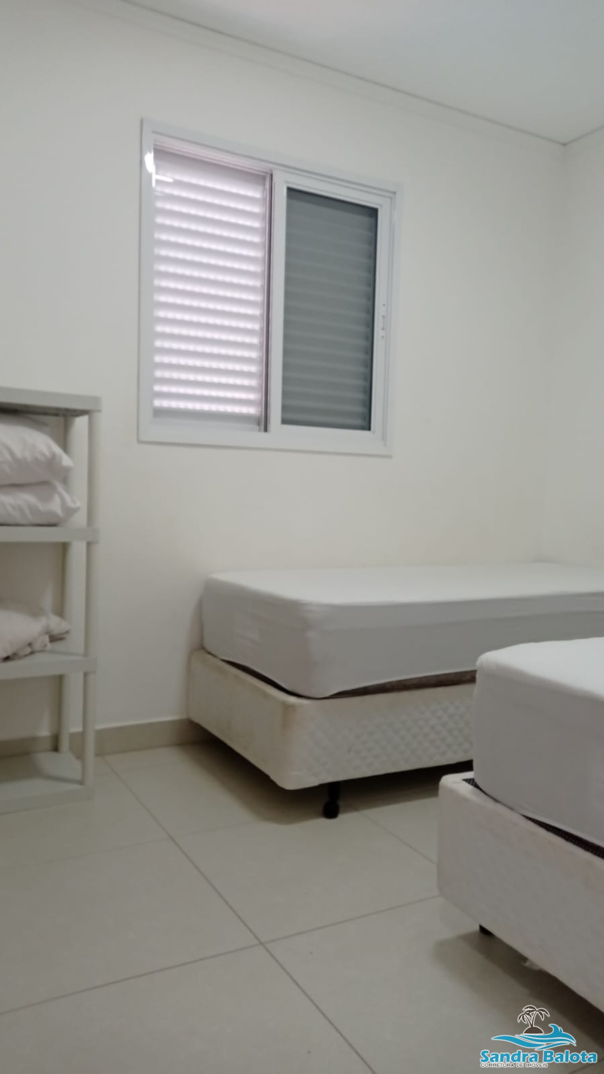 Apartamento mobiliado com 2 dormitórios (1 suíte) toninhas