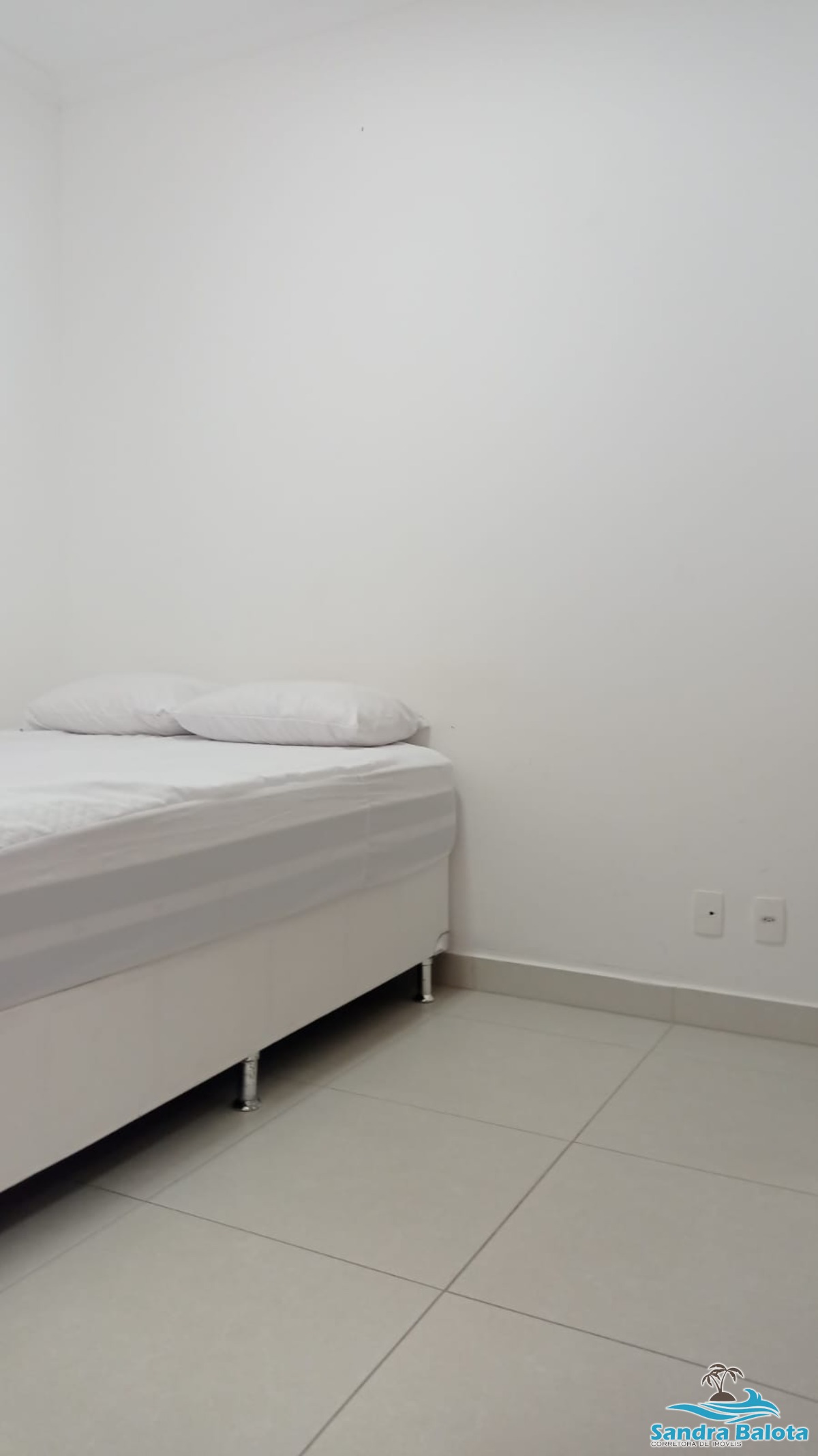 Apartamento mobiliado com 2 dormitórios (1 suíte) toninhas