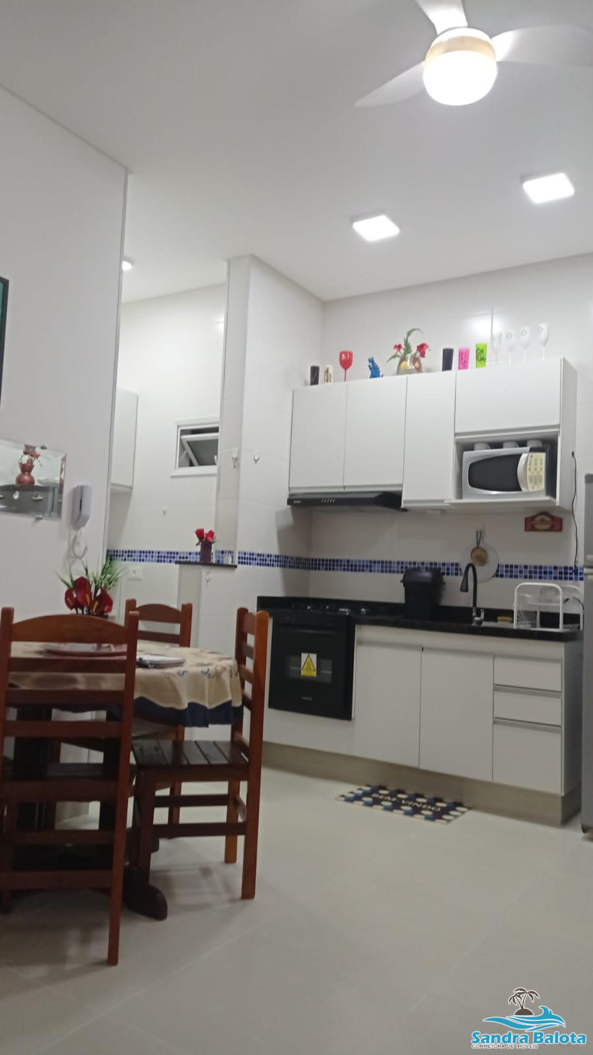 Apartamento de 1 Dormitório a 300 Metros da Praia das Toninhas
