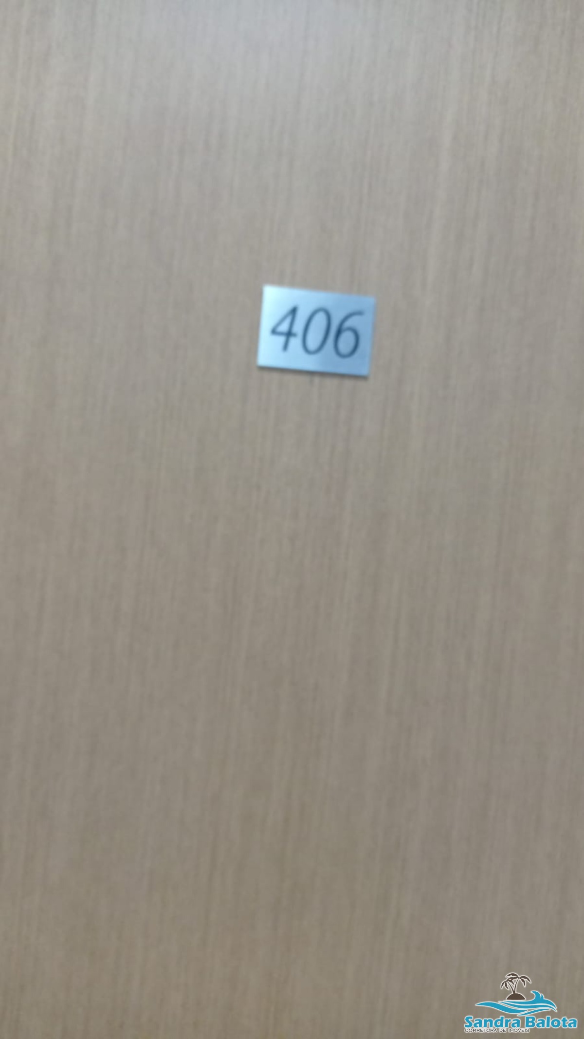 Apartamento de 1 dormitório a 300 metros da praia das Toninhas