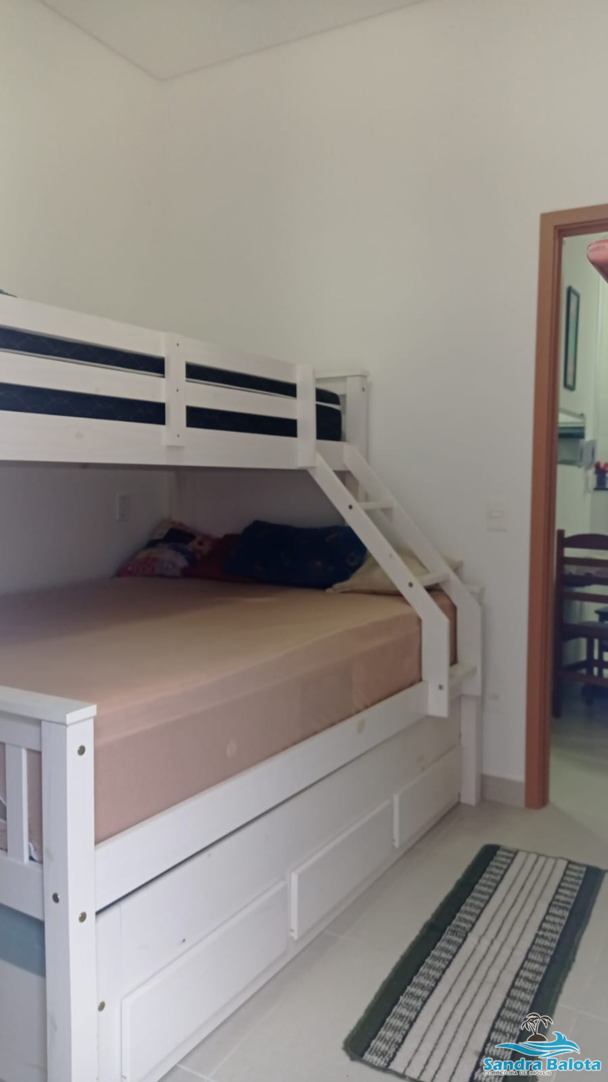 Apartamento de 1 dormitório a 300 metros da praia das Toninhas