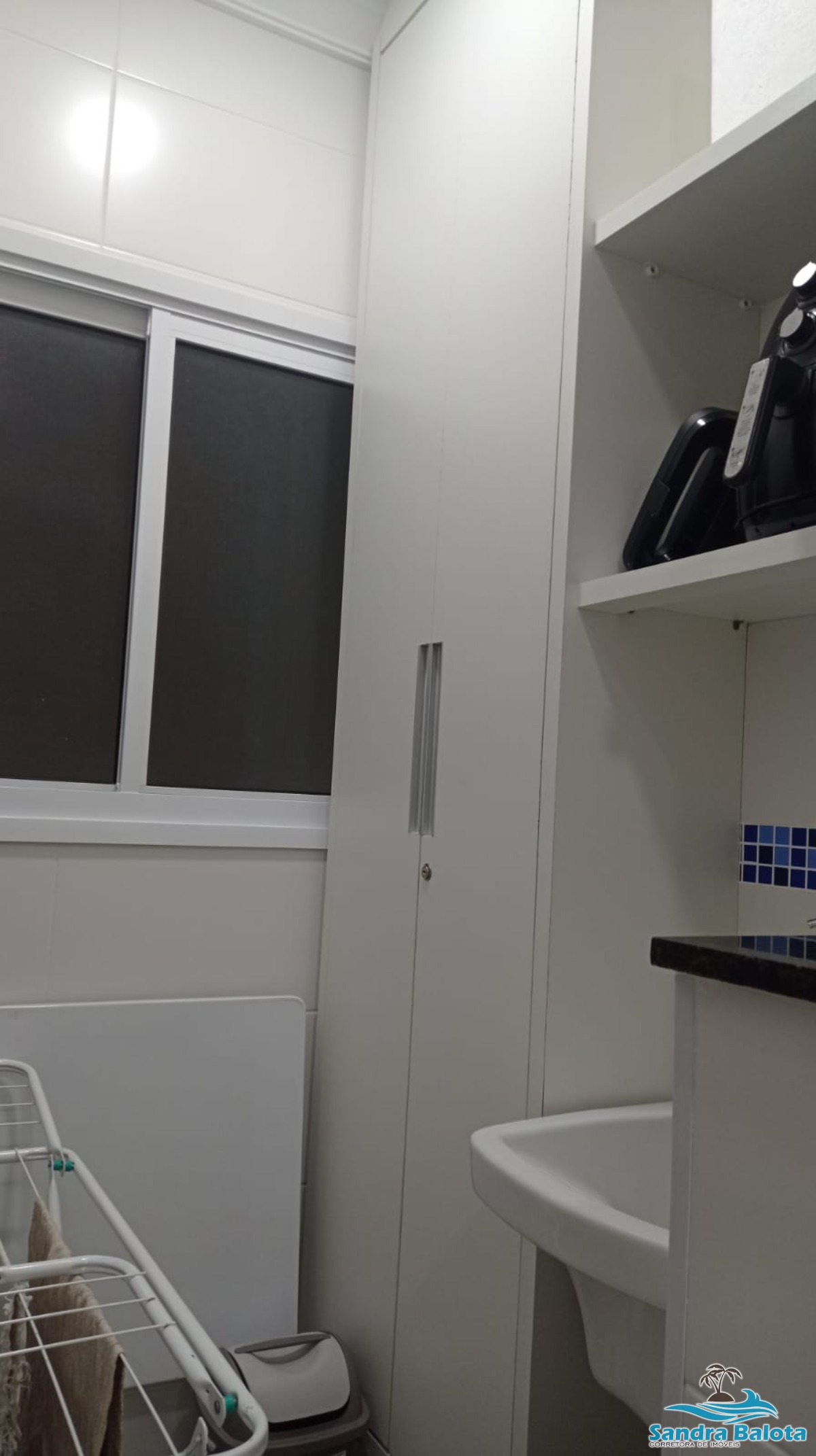 Apartamento de 2 dormitórios sendo 1 suíte a 300 metros da Praia da Toninhas