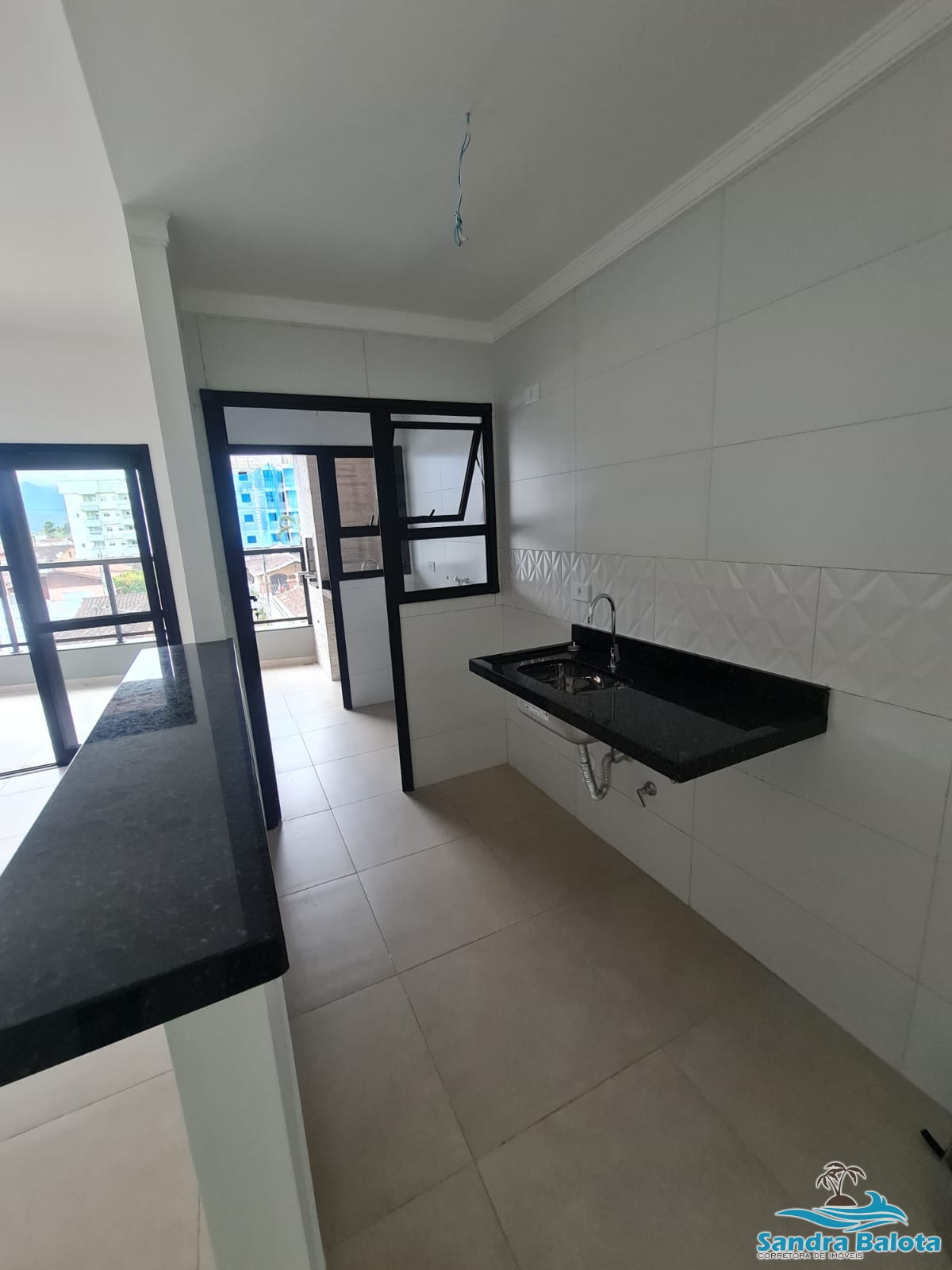 Apartamento novo à 200 metros da orla do Itaguá