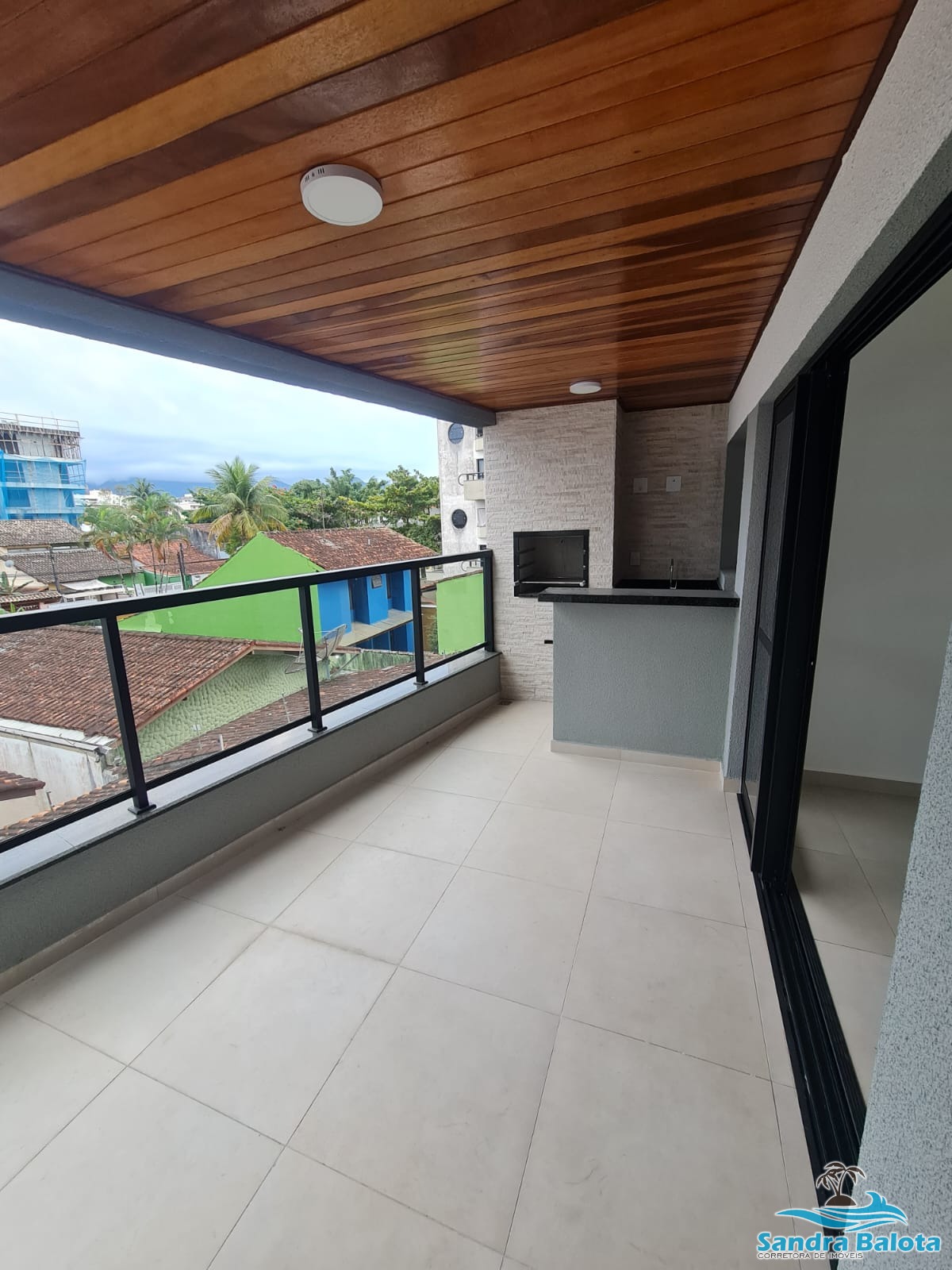 Apartamento novo à 200 metros da orla do Itaguá