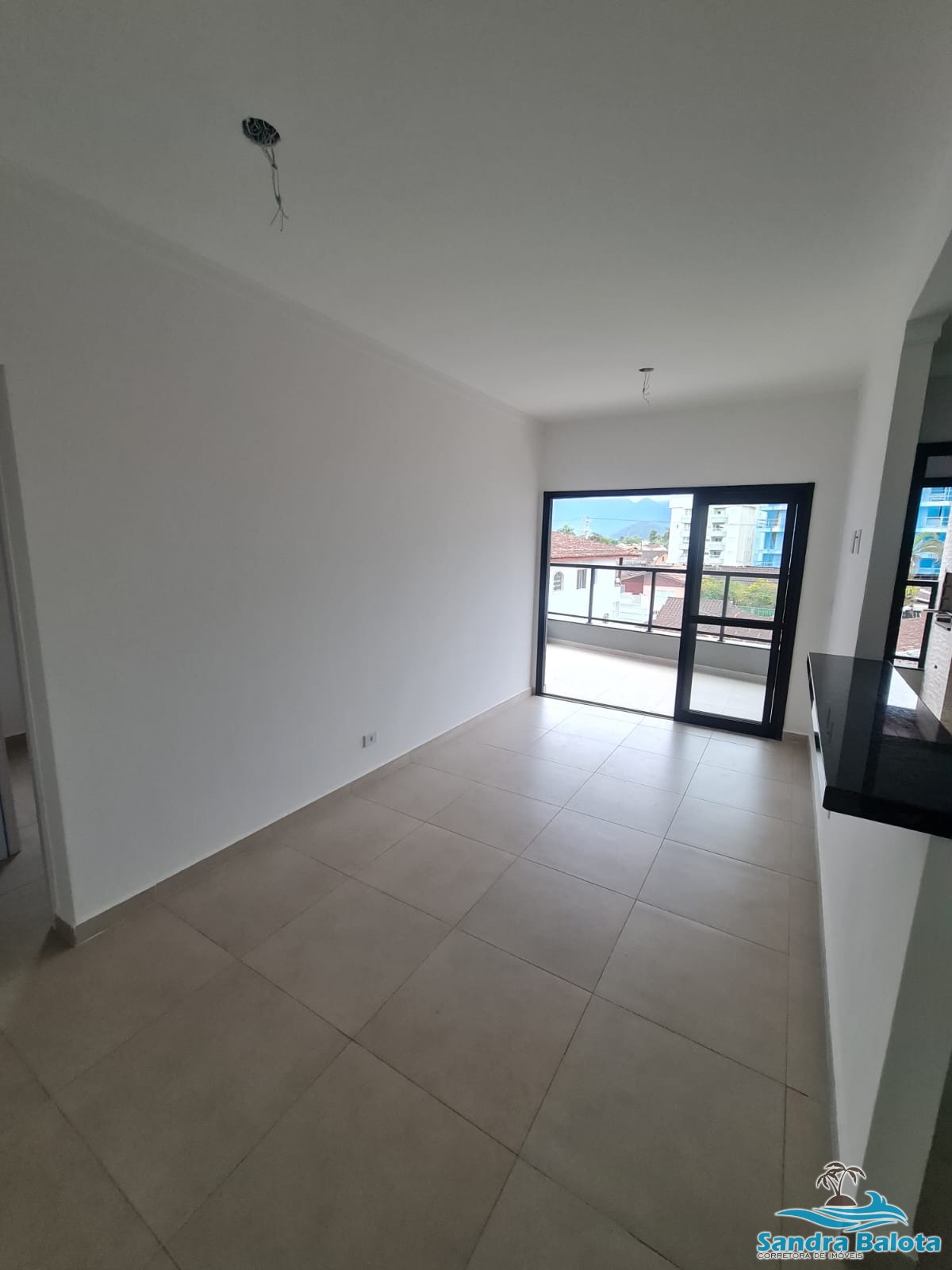 Apartamento novo à 200 metros da orla do Itaguá