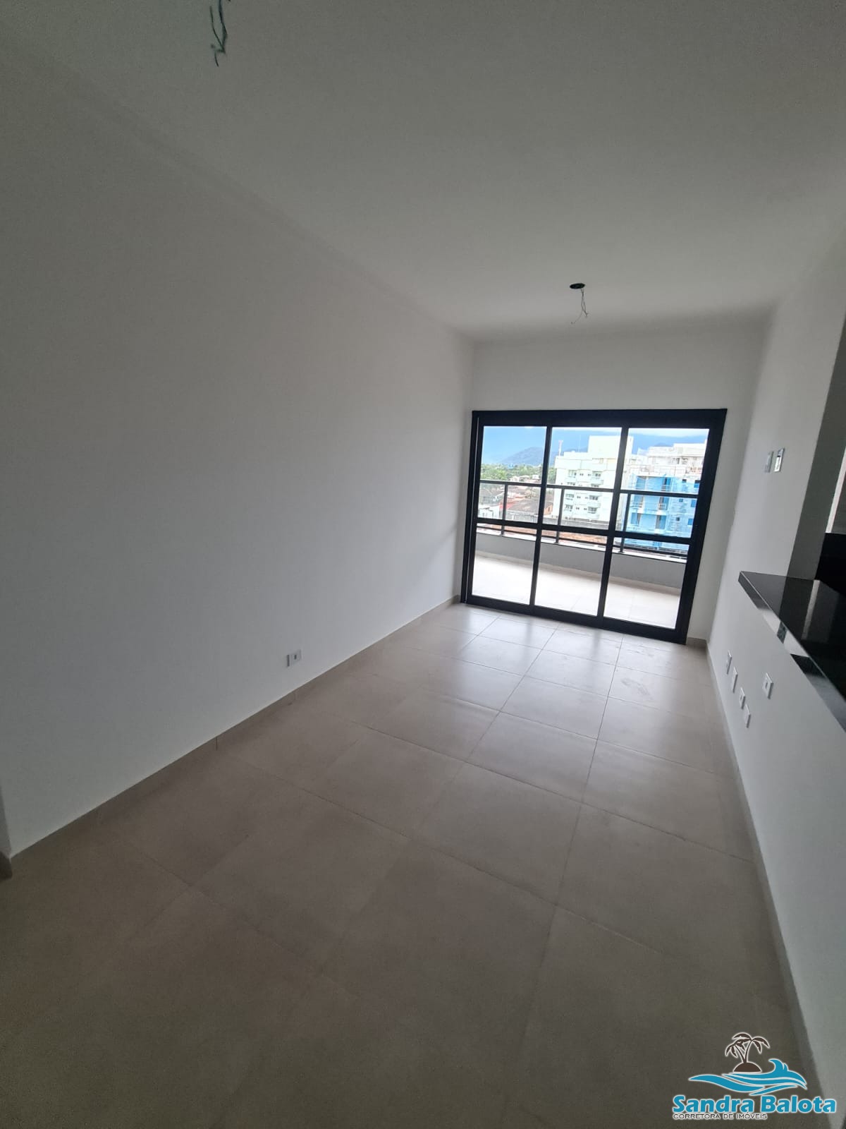Apartamento novo à 200 metros da orla do Itaguá