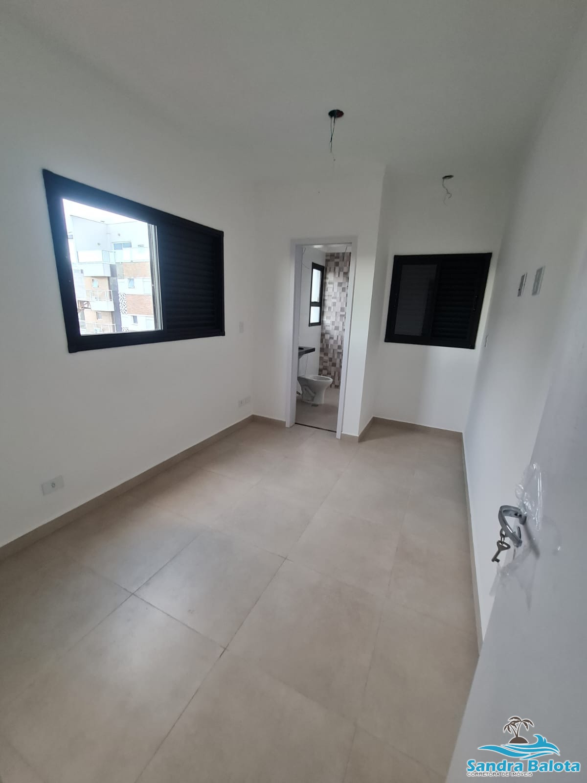 Apartamento novo à 200 metros da orla do Itaguá