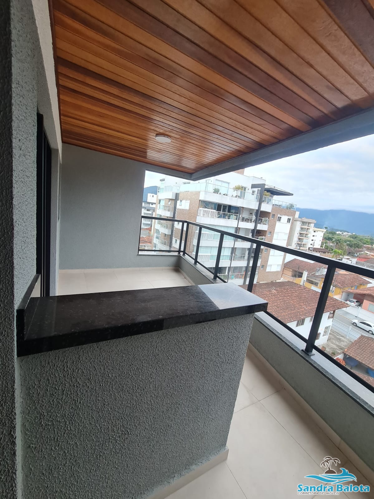 Apartamento novo à 200 metros da orla do Itaguá
