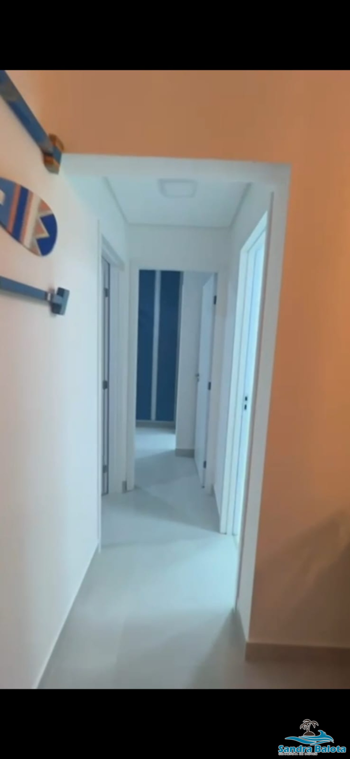 Apartamento novo de 2 dormitórios à 400 metros da praia