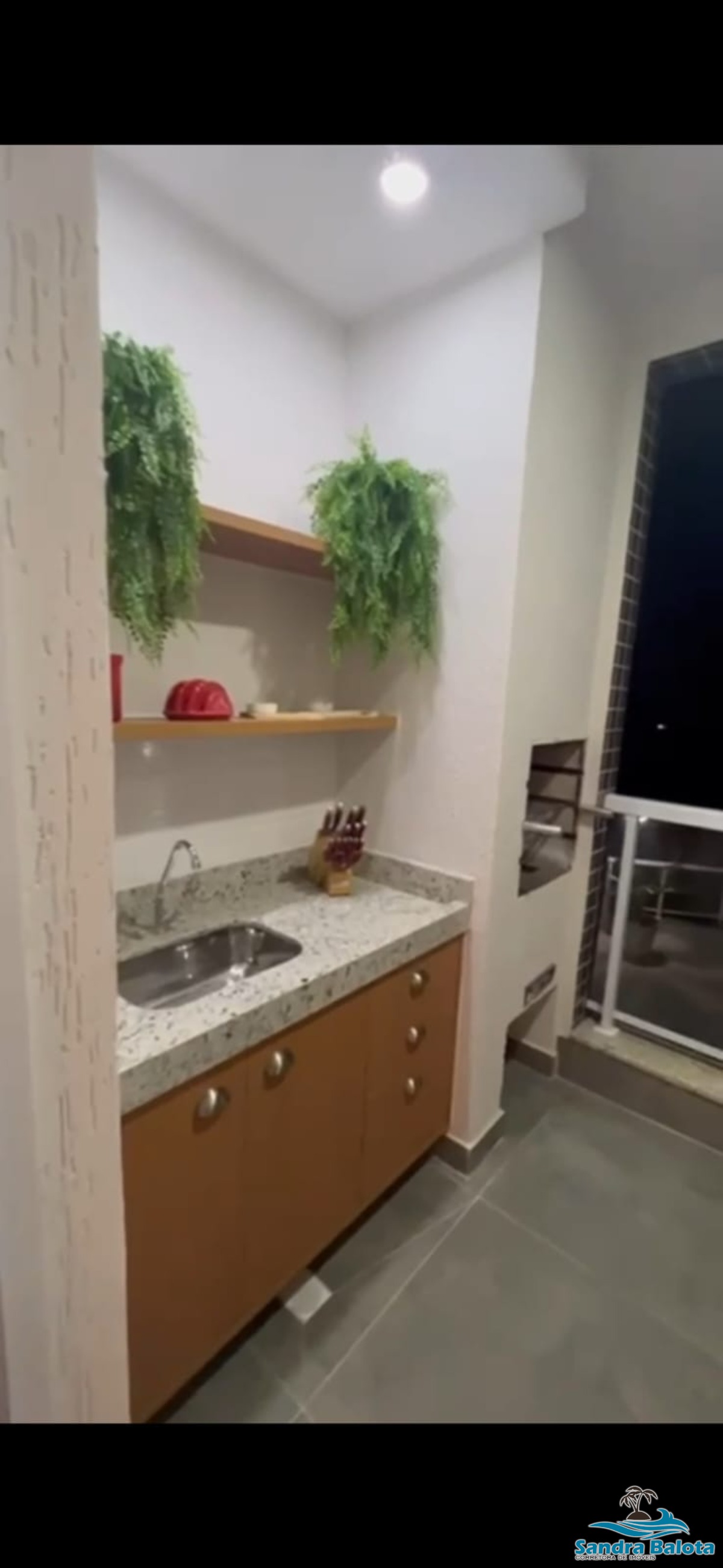 Apartamento novo de 2 dormitórios à 400 metros da praia