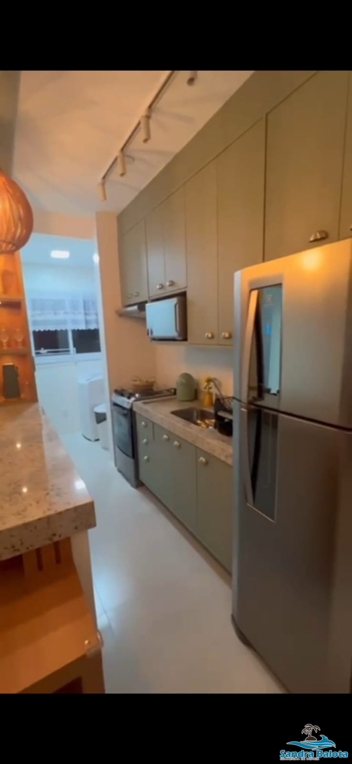 Apartamento novo de 2 dormitórios à 400 metros da praia