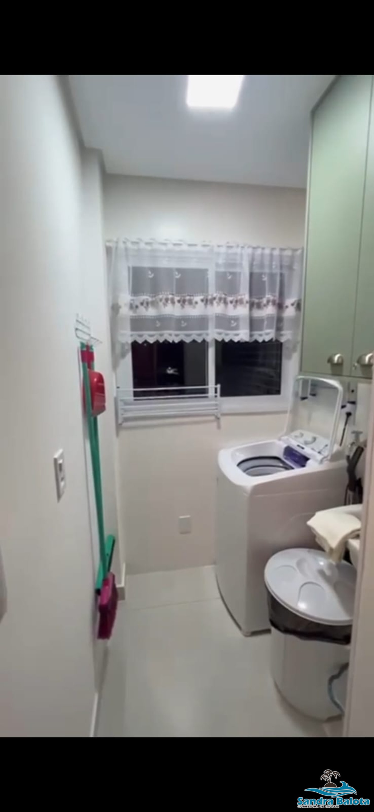 Apartamento novo de 2 dormitórios à 400 metros da praia