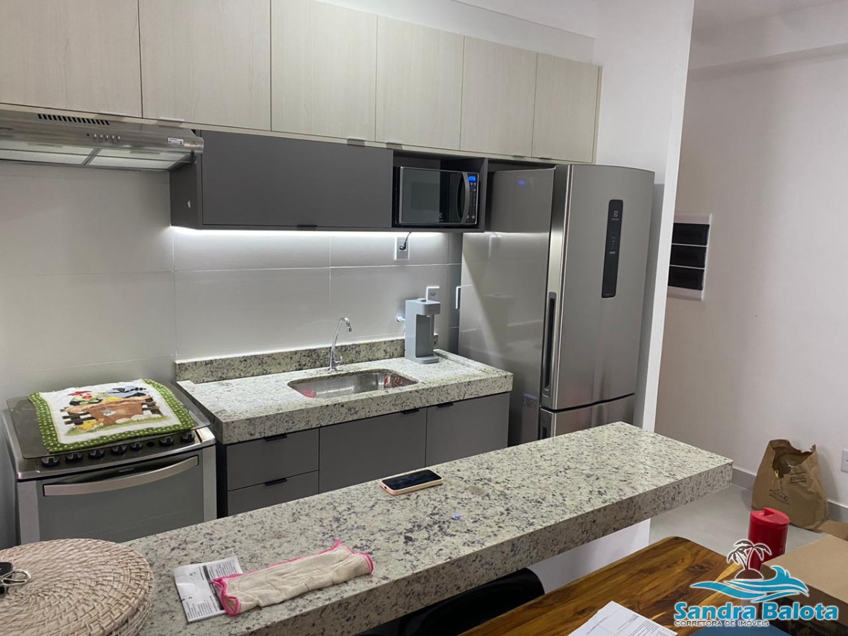 Apartamento à 400 metros da praia/ 2 dormitórios