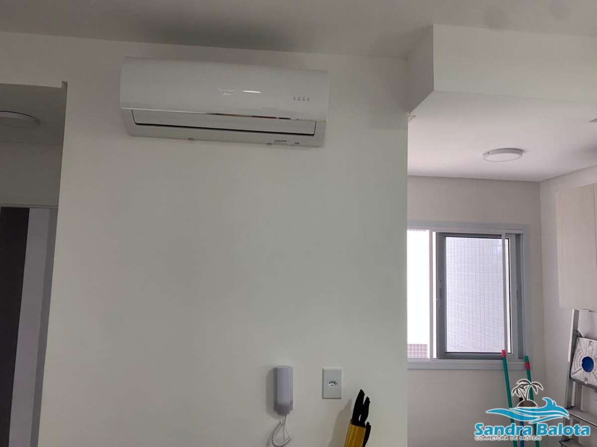 Apartamento à 400 metros da praia/ 2 dormitórios