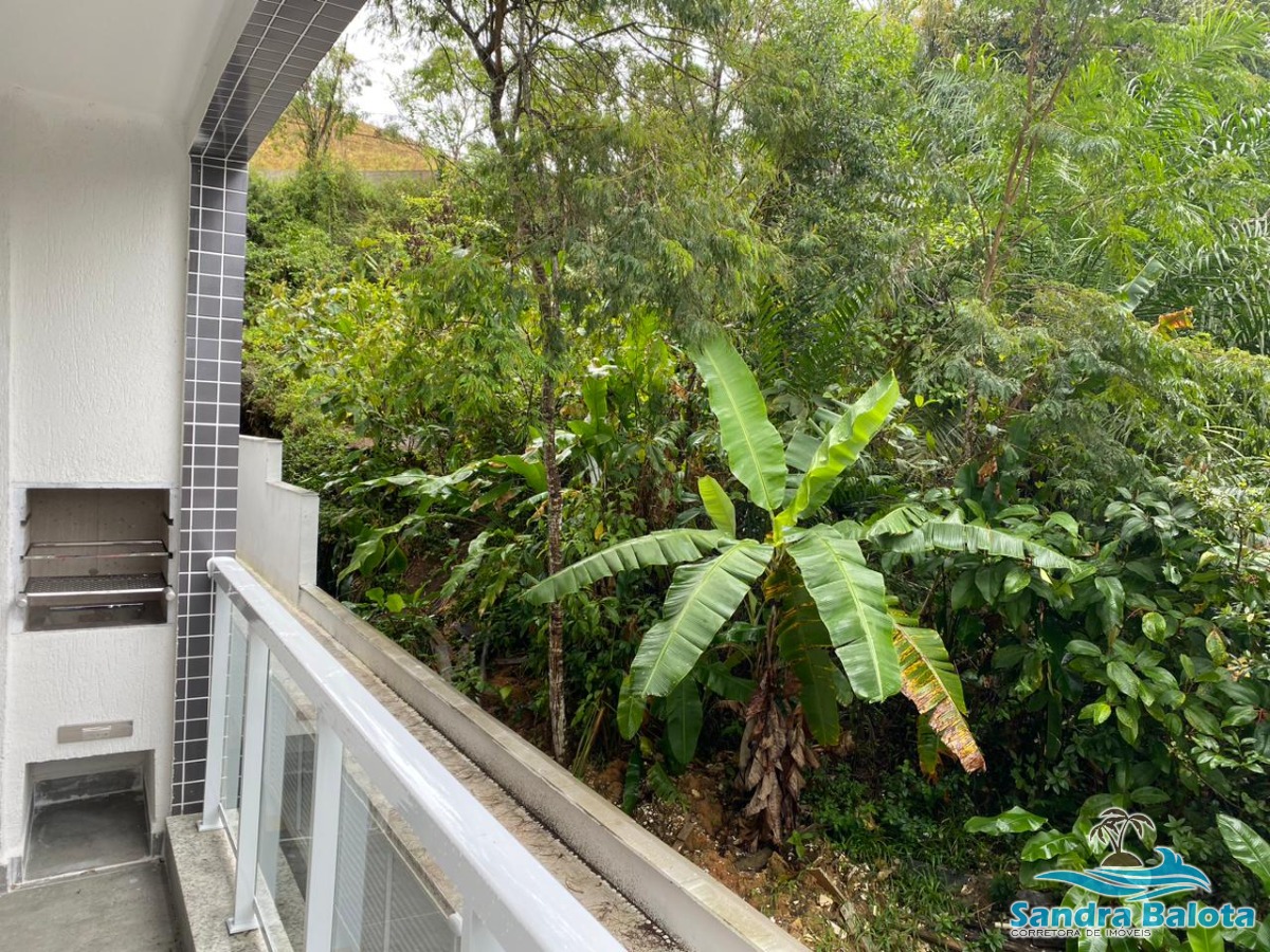 Apartamento à 400 metros da praia/ 2 dormitórios