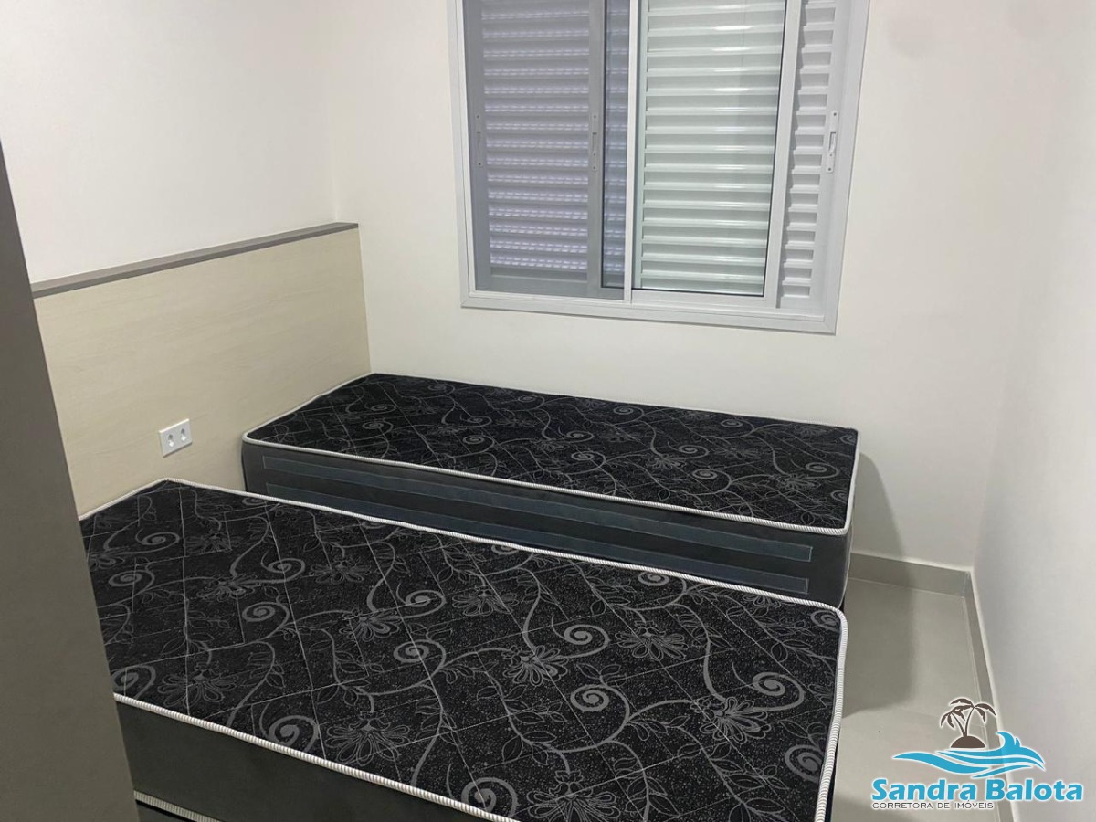Apartamento à 400 metros da praia/ 2 dormitórios