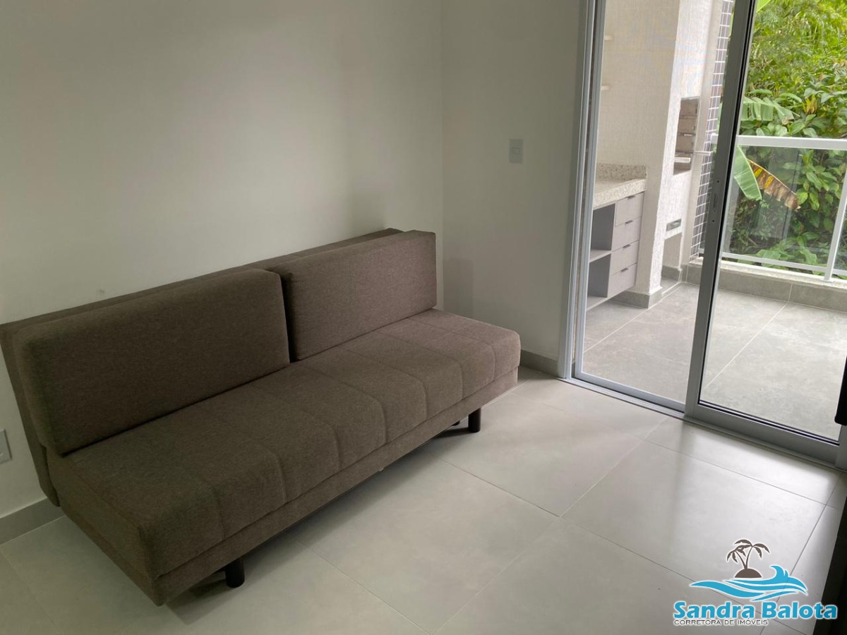 Apartamento à 400 metros da praia/ 2 dormitórios