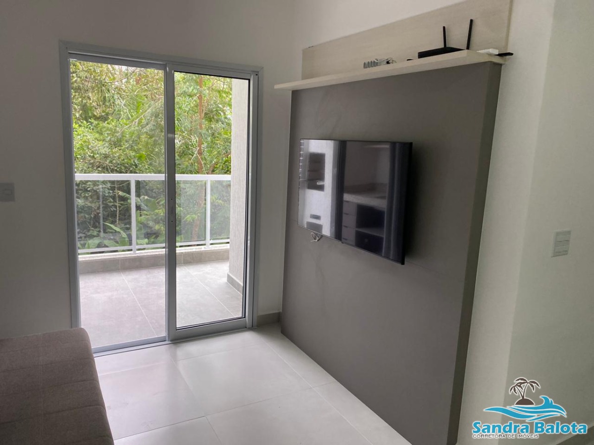 Apartamento à 400 metros da praia/ 2 dormitórios
