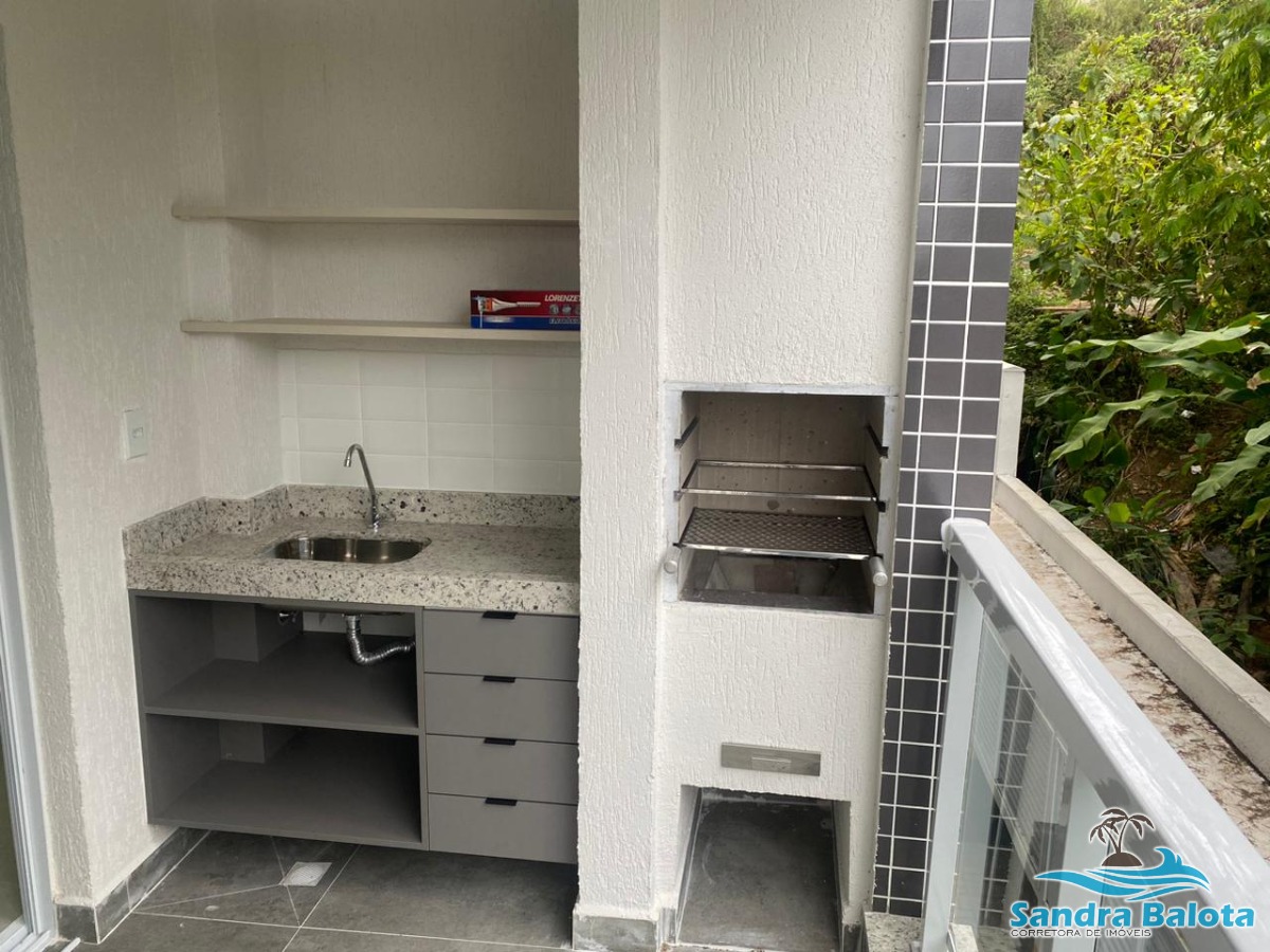 Apartamento à 400 metros da praia/ 2 dormitórios