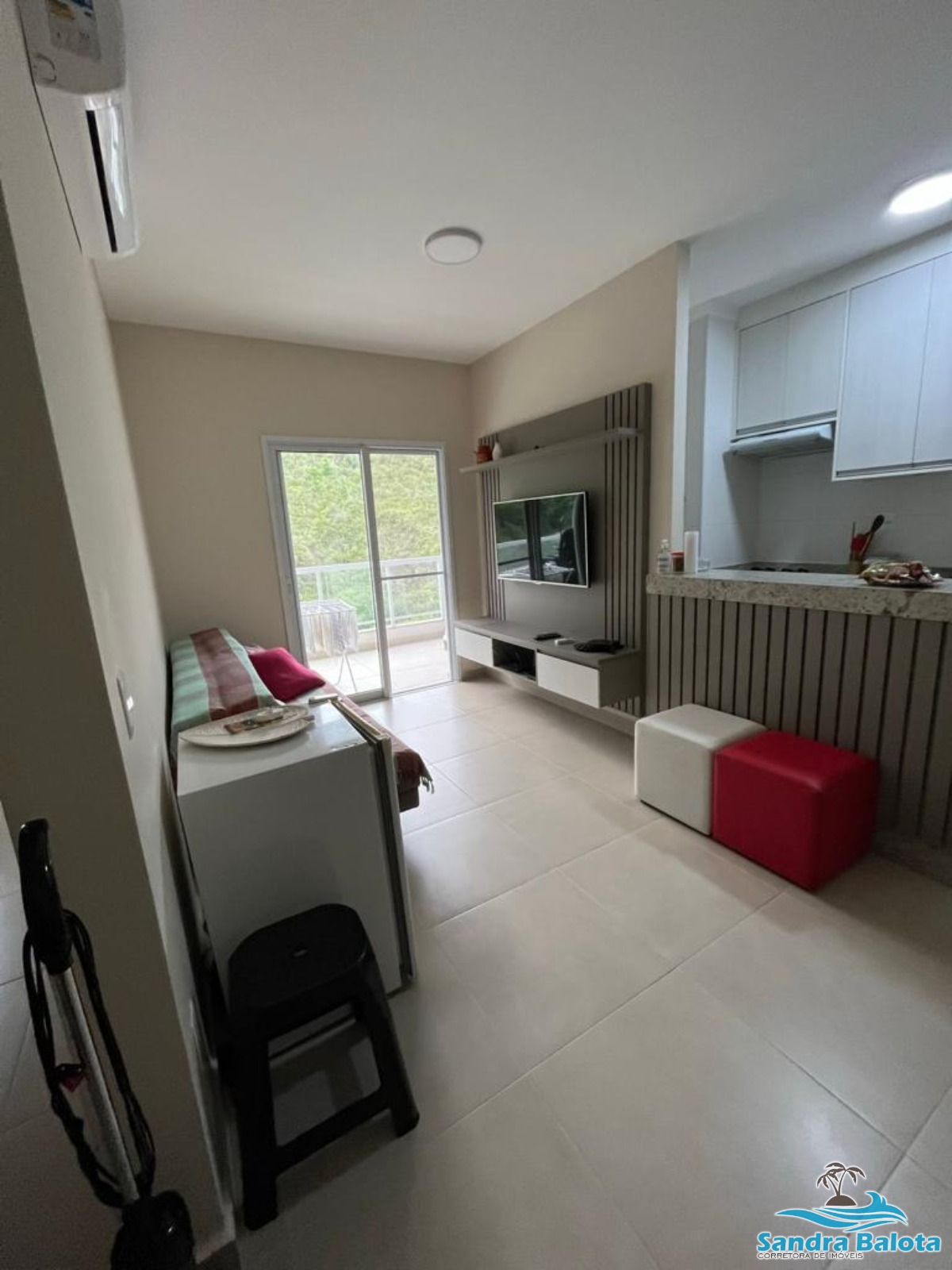 Apartamento a 400 Metros da Praia Grande2 Dormitórios (1 Suíte)