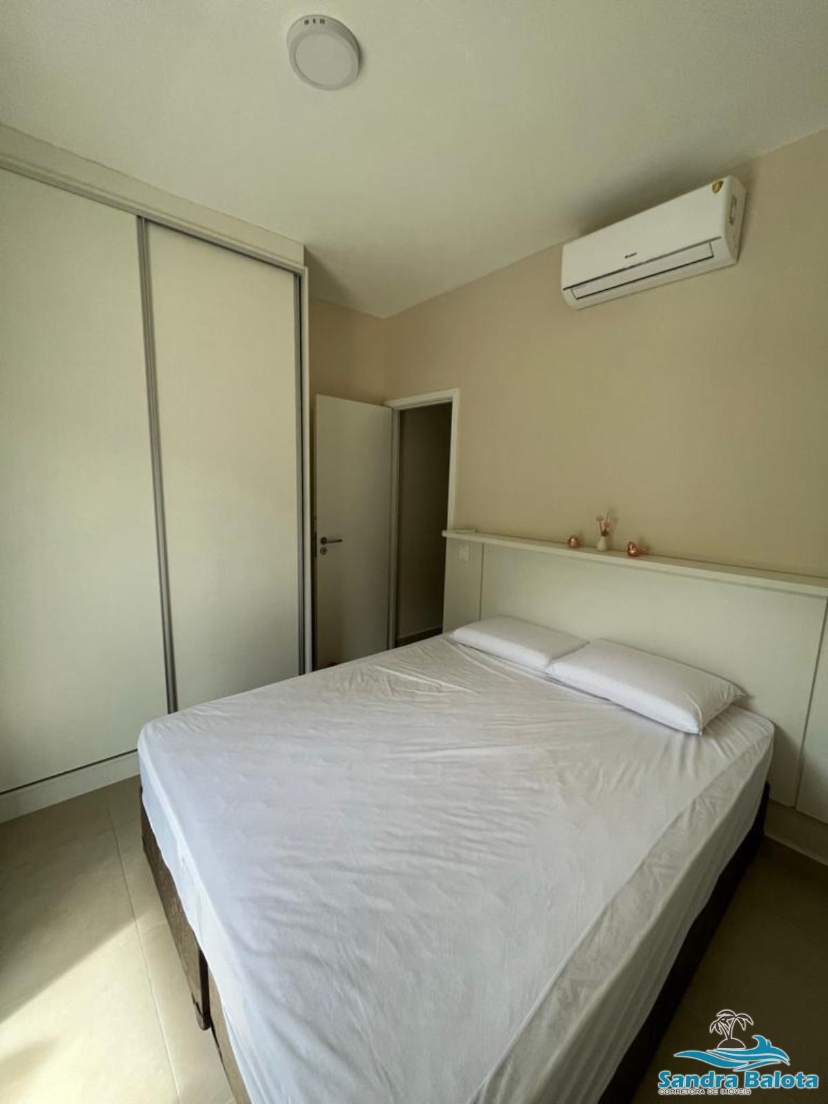 Apartamento a 400 metros da Praia Grande/2 dormitórios (1 suíte)