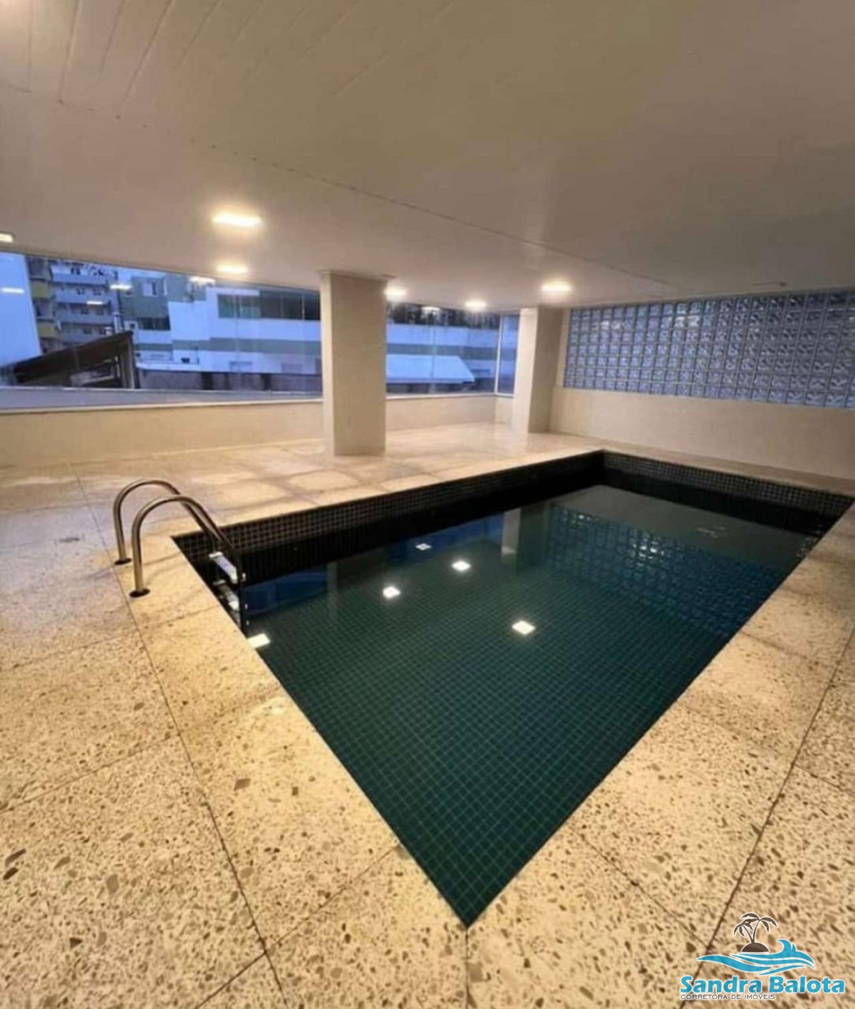 Apartamento a 400 metros da Praia Grande/2 dormitórios (1 suíte)