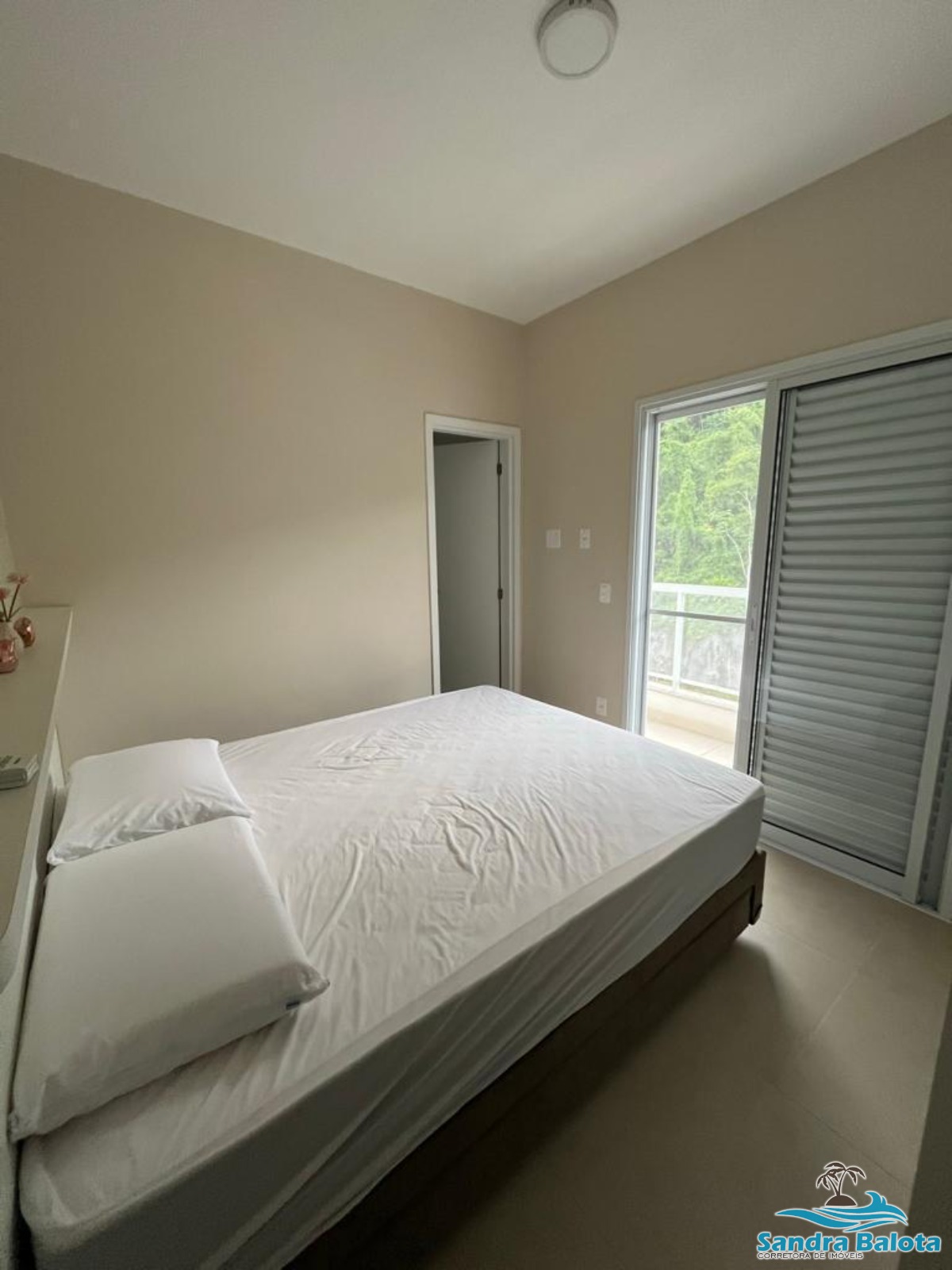 Apartamento a 400 metros da Praia Grande/2 dormitórios (1 suíte)