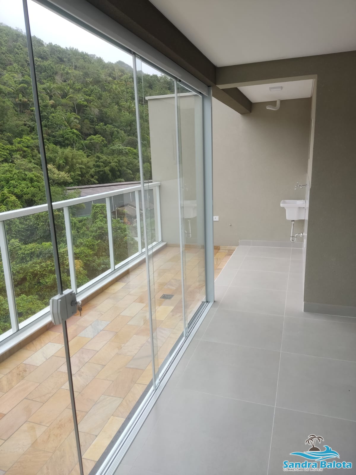 Apartamento nas Toninhas recém entregue com 2 dormitórios