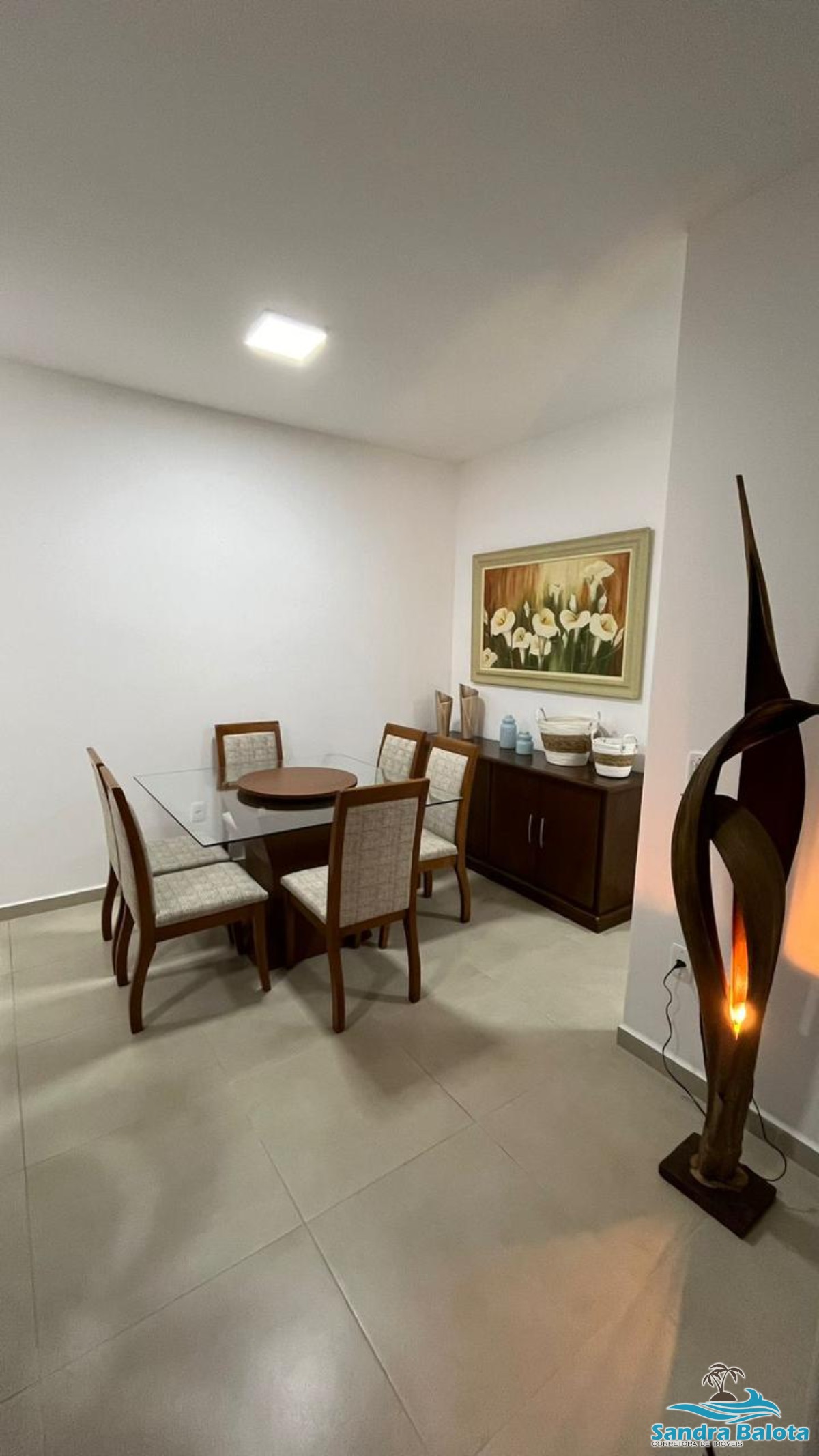 Apartamento à 400 metros da praia/ 2 dormitórios sendo 1 suite