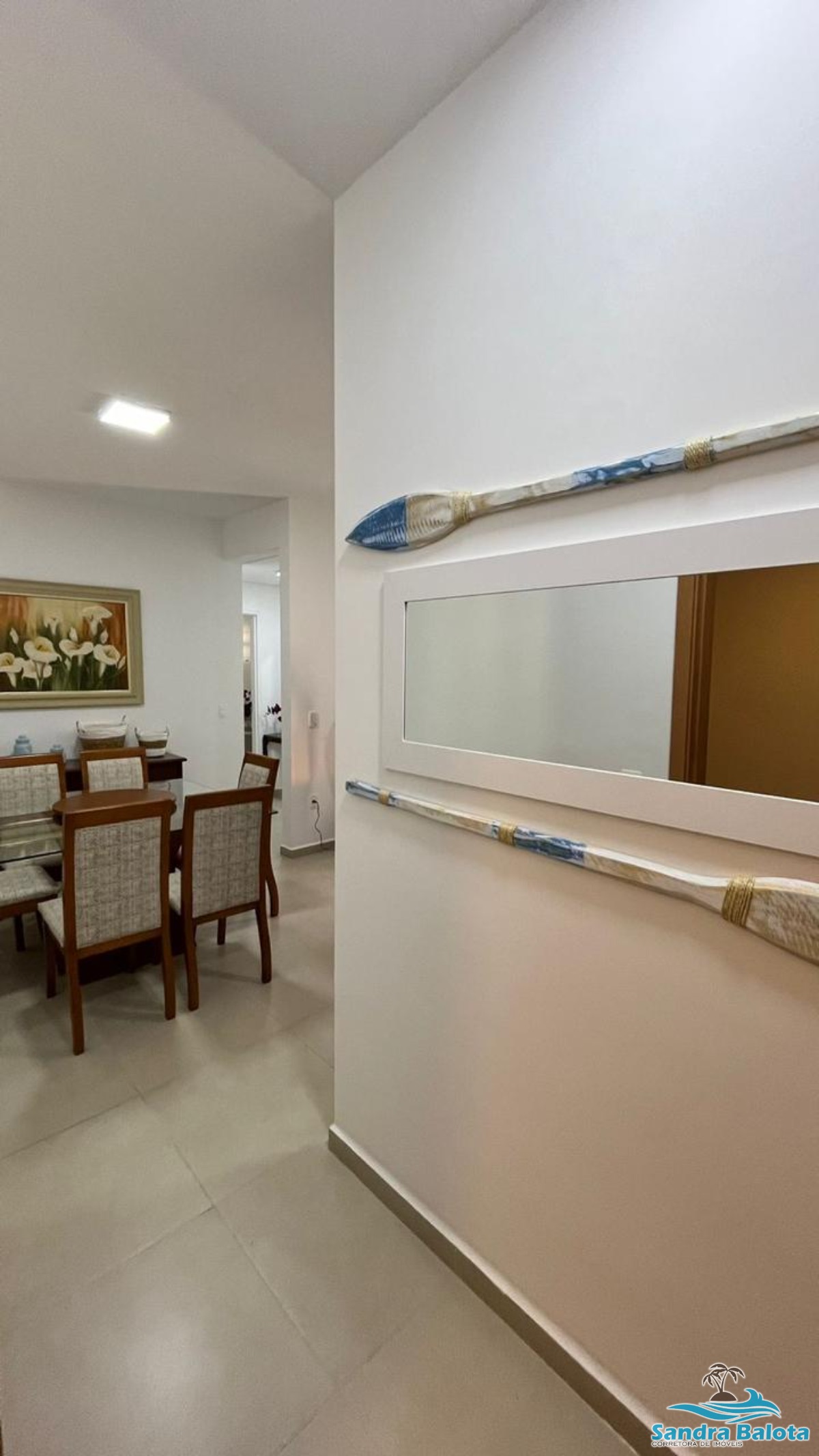 Apartamento à 400 metros da praia/ 2 dormitórios sendo 1 suite
