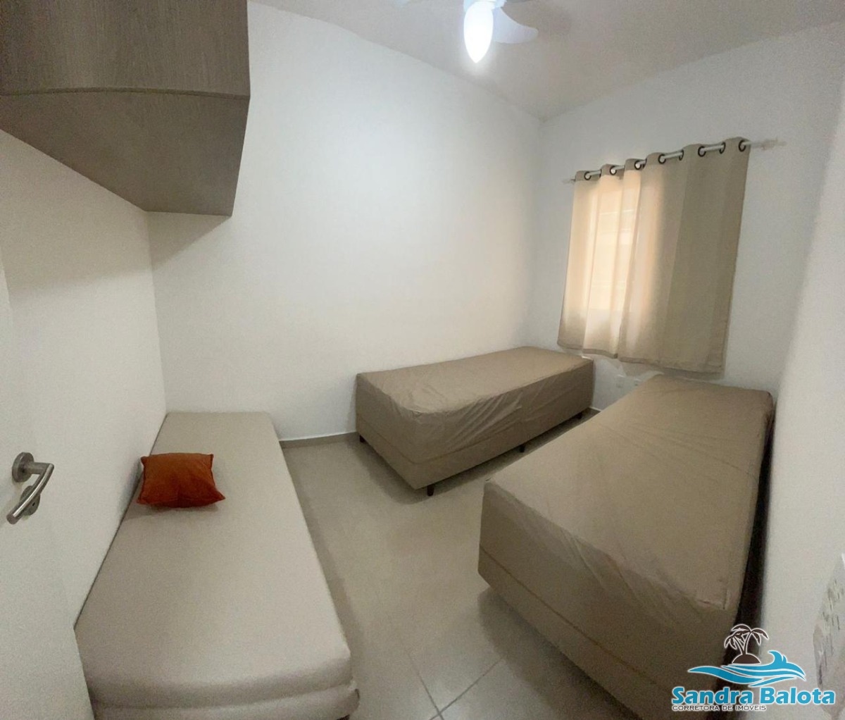 Apartamento à 400 metros da praia/ 2 dormitórios sendo 1 suite