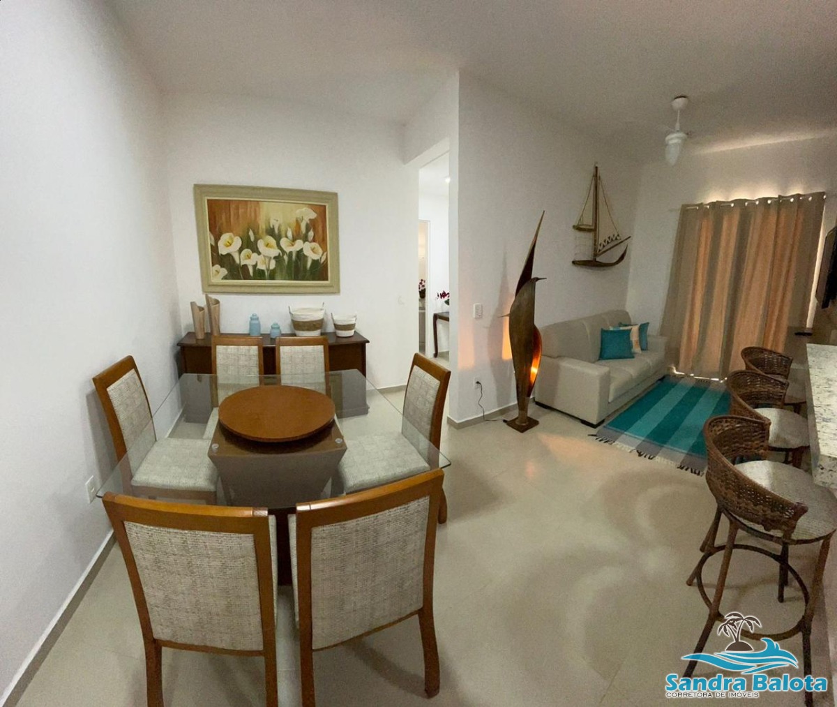 Apartamento à 400 Metros da Praia 2 Dormitórios Sendo 1 Suite