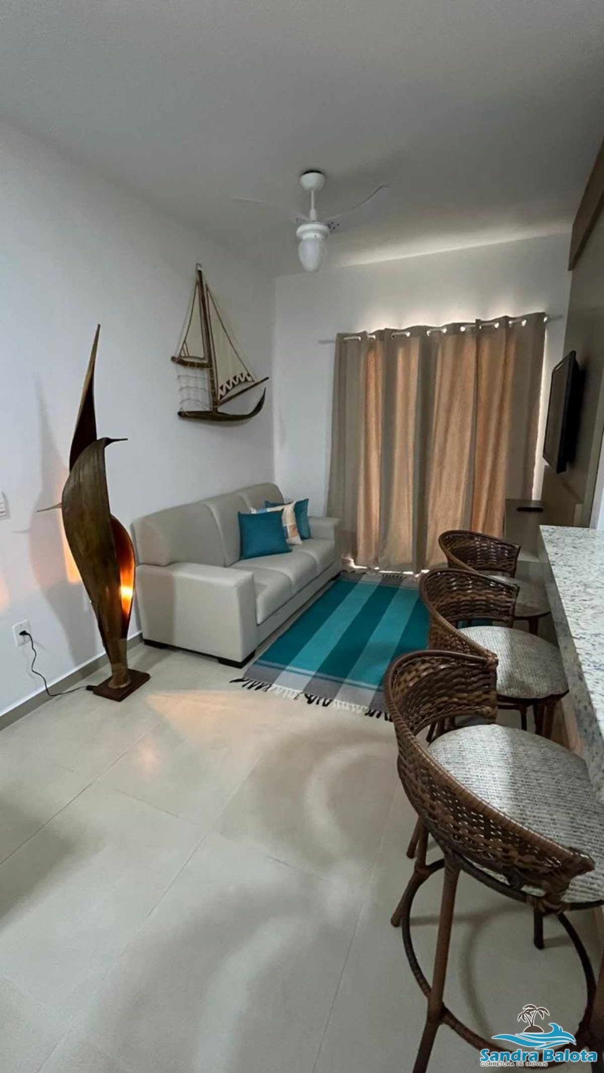 Apartamento à 400 metros da praia/ 2 dormitórios sendo 1 suite