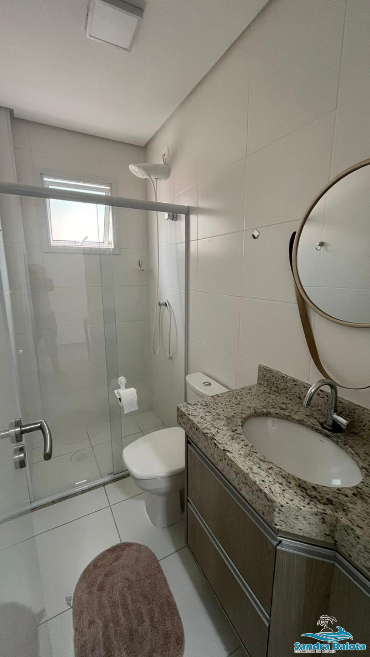 Apartamento à 400 metros da praia/ 2 dormitórios sendo 1 suite