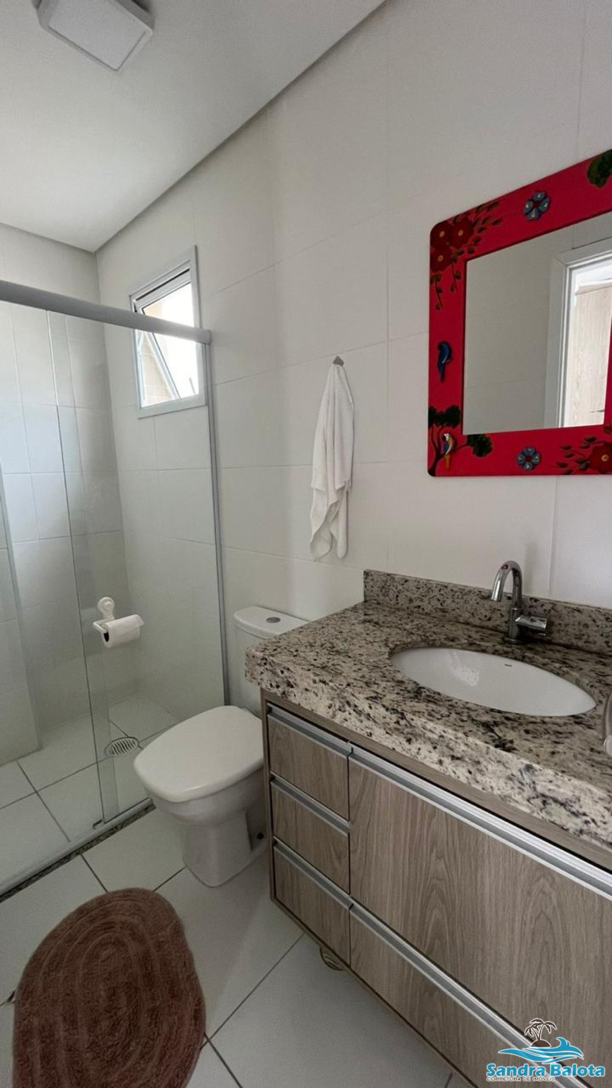 Apartamento à 400 metros da praia/ 2 dormitórios sendo 1 suite